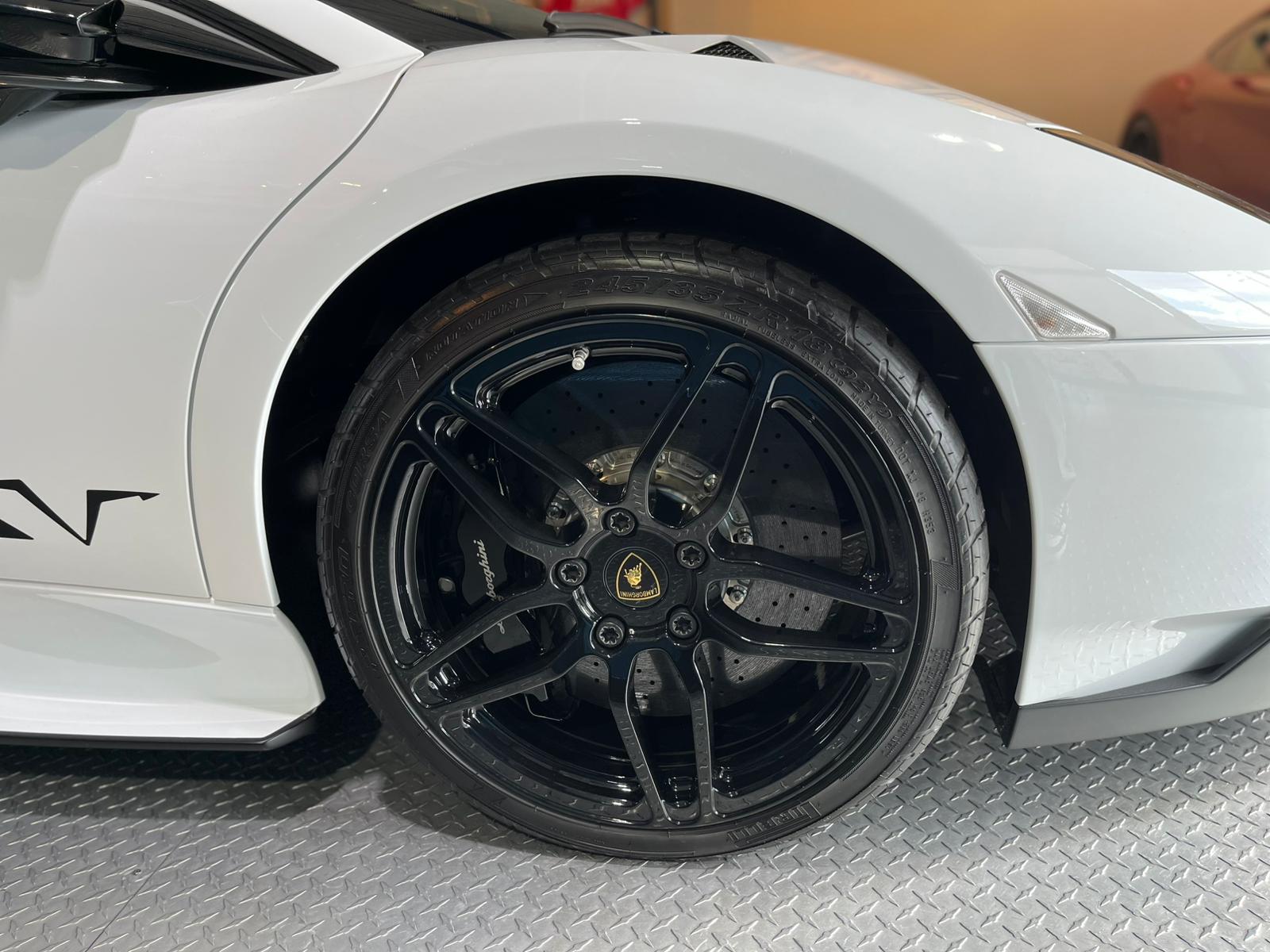 Lamborghini Murcielago LP670-4 SV (photo: 22)