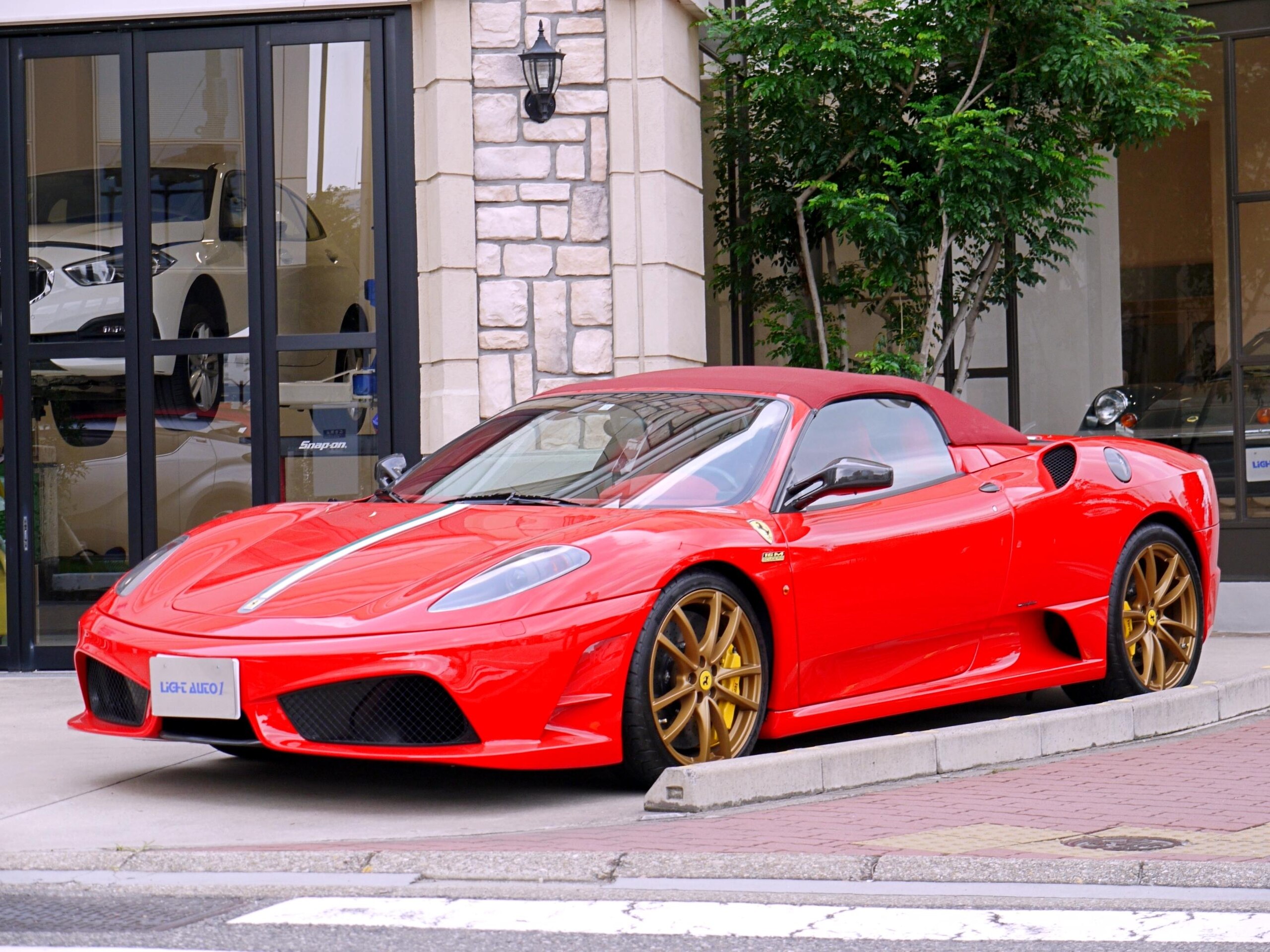 Ferrari Scuderia Spider 16M