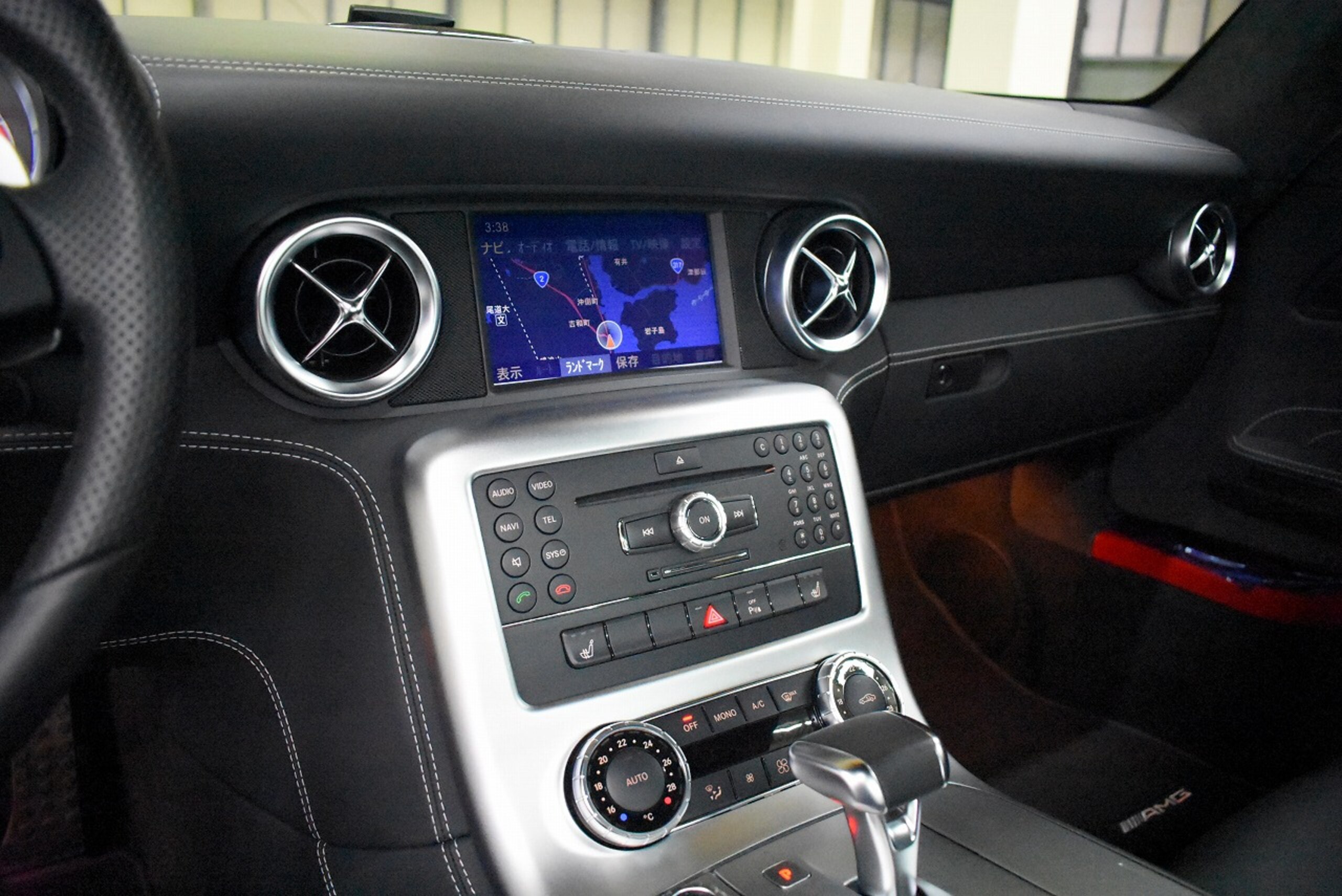 Mercedes Benz SLS AMG (photo: 14)