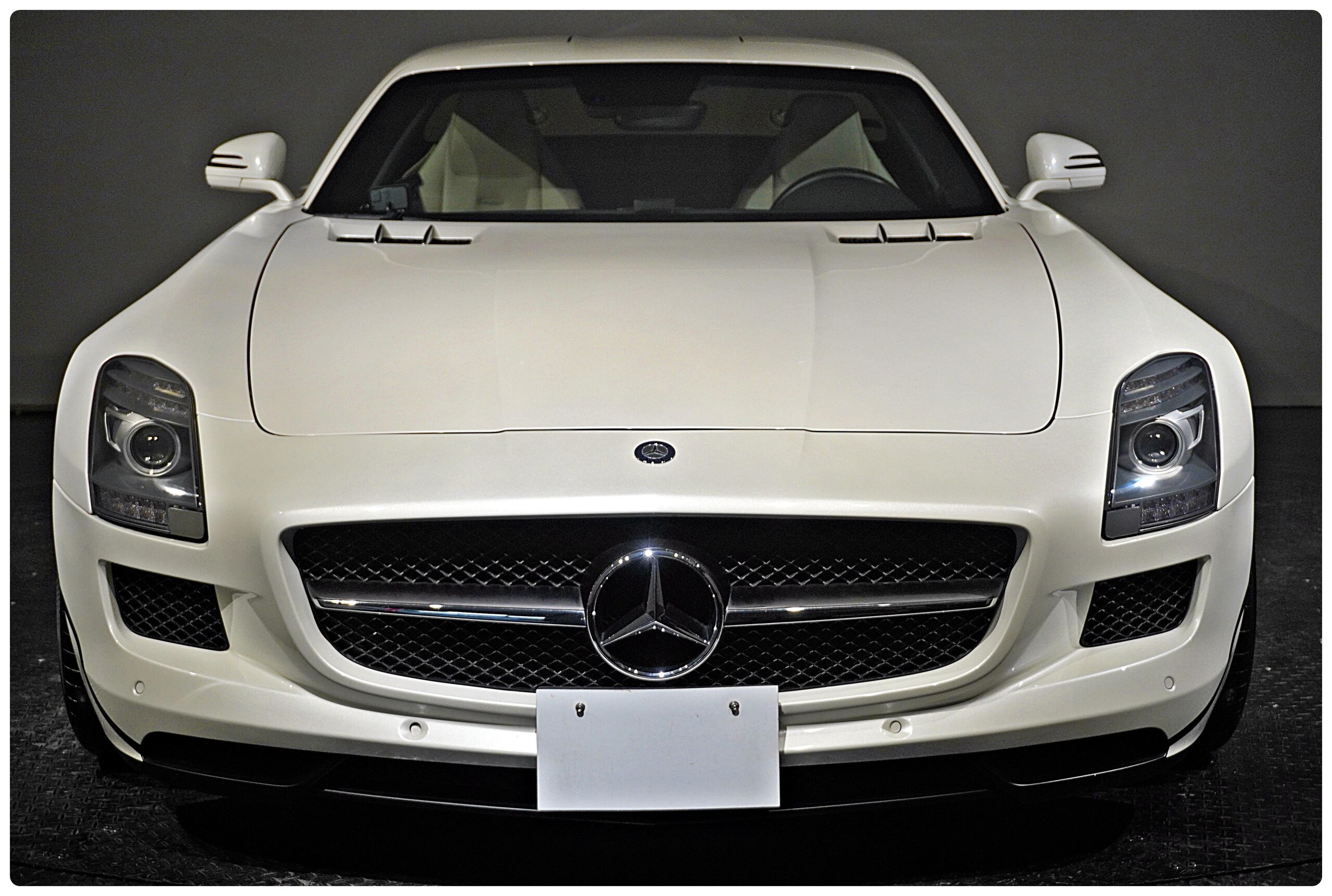 Mercedes Benz SLS AMG (photo: 1)