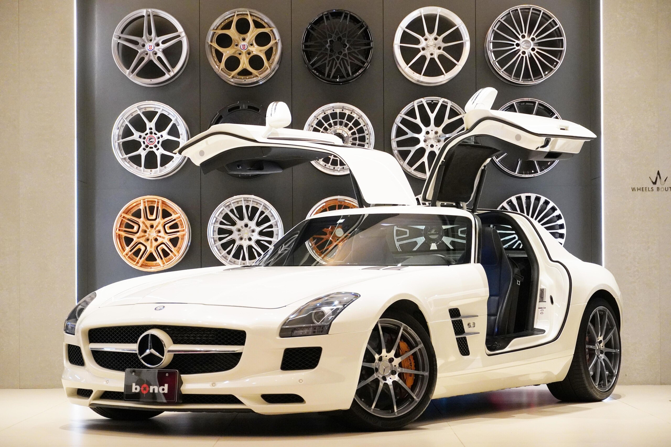 Mercedes Benz SLS AMG