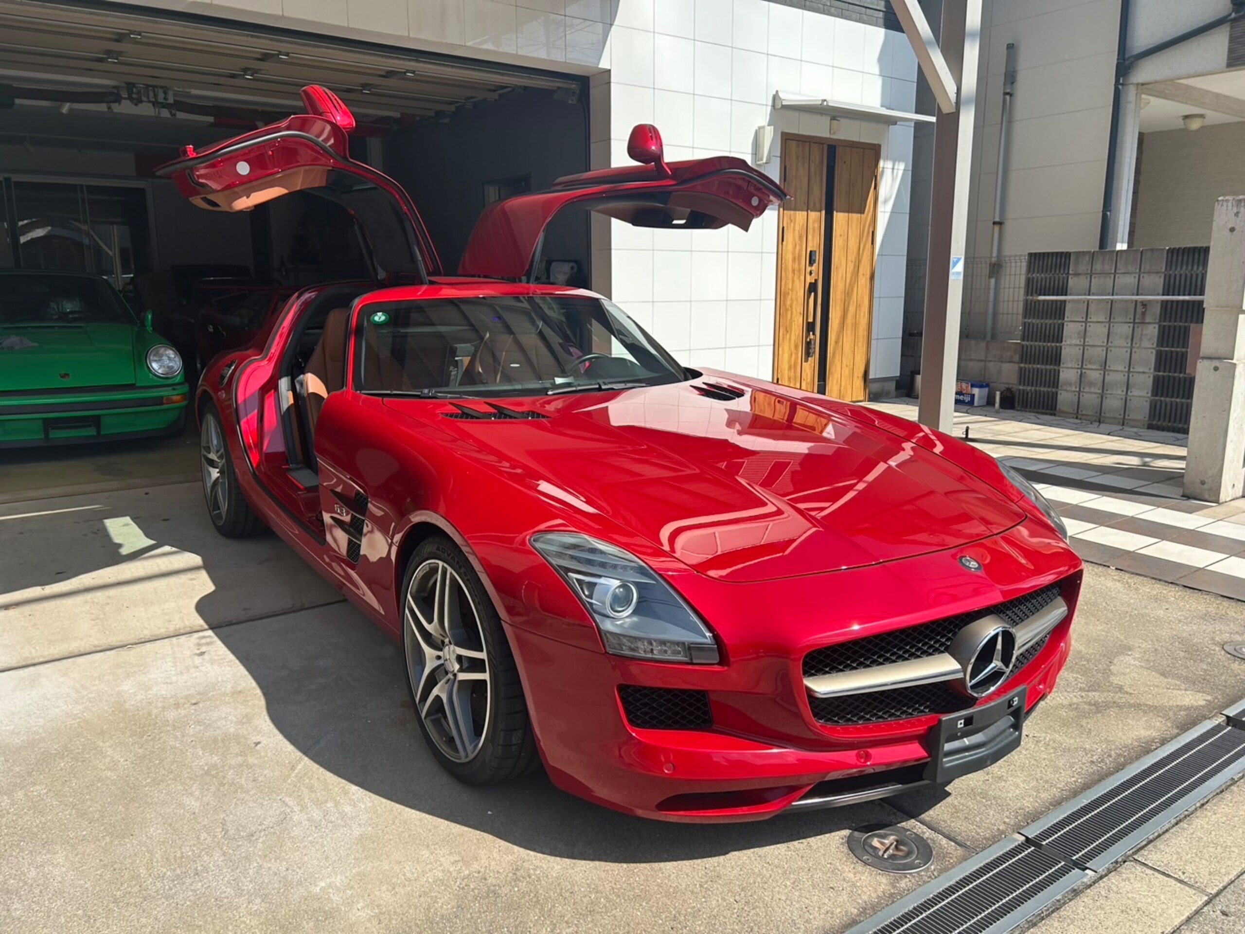 Mercedes Benz SLS AMG (photo: 2)