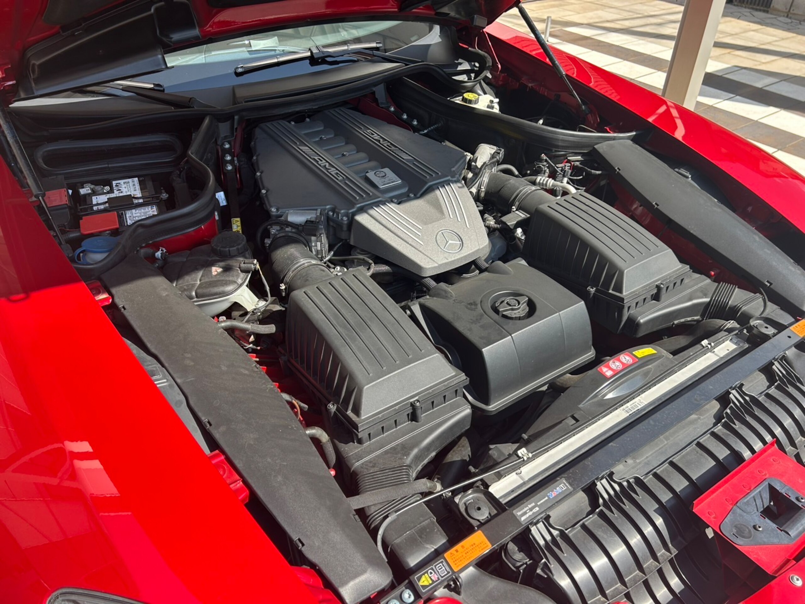 Mercedes Benz SLS AMG (photo: 12)