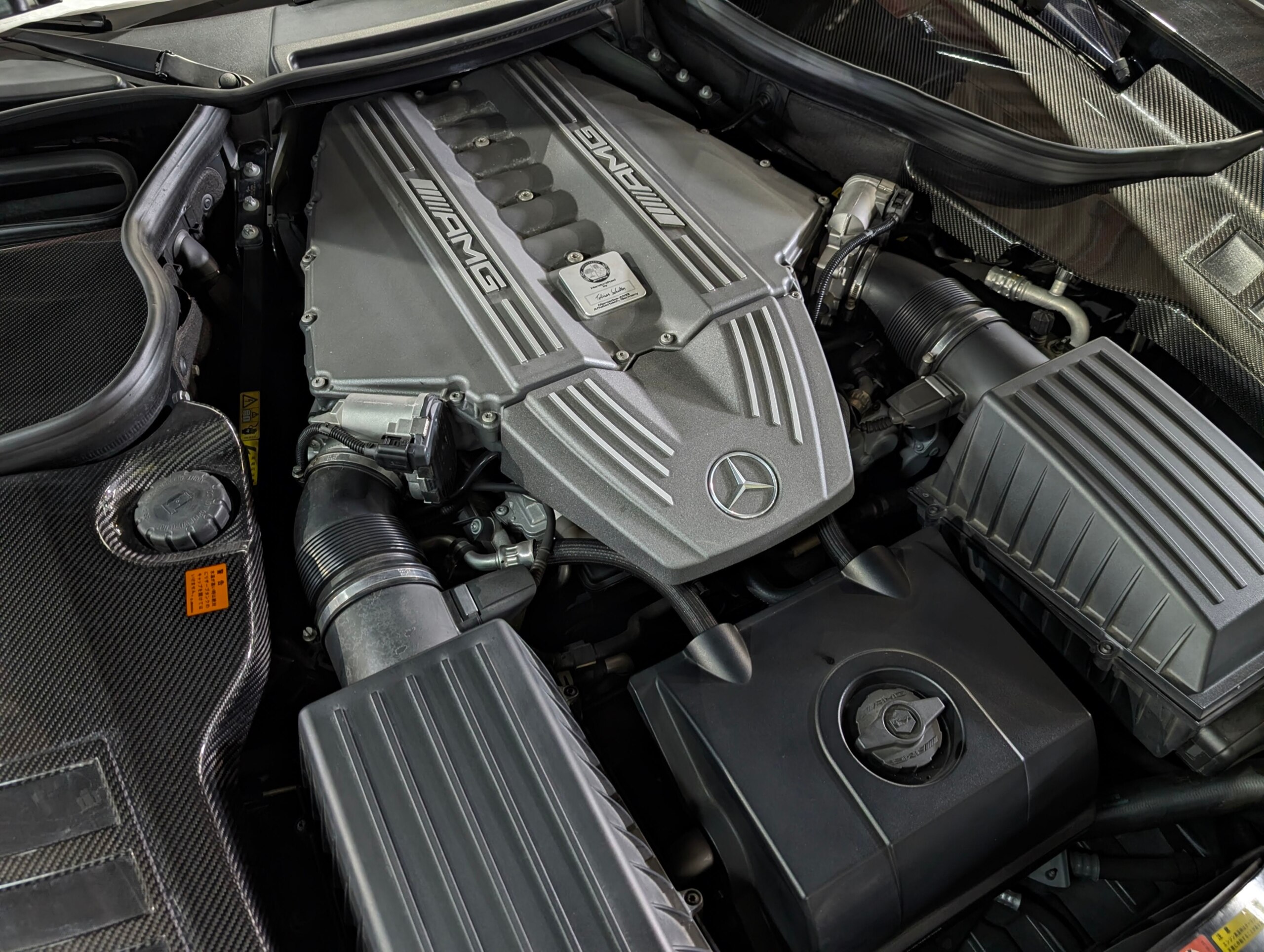 Mercedes Benz SLS AMG (photo: 18)