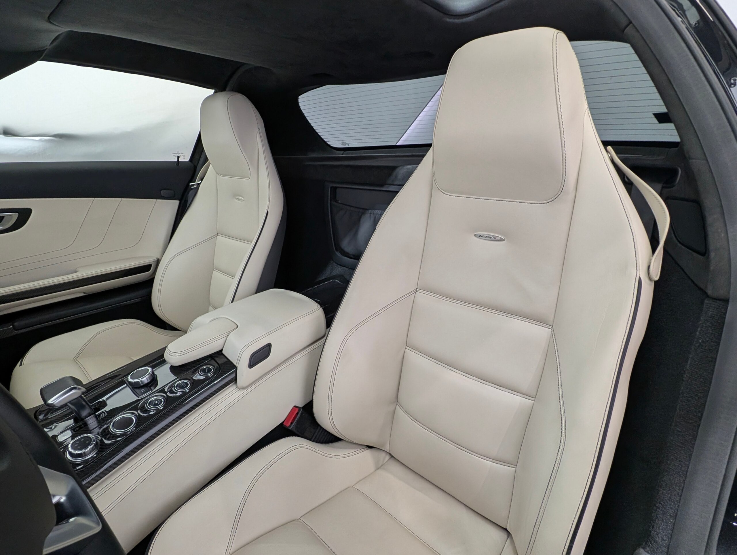 Mercedes Benz SLS AMG (photo: 9)