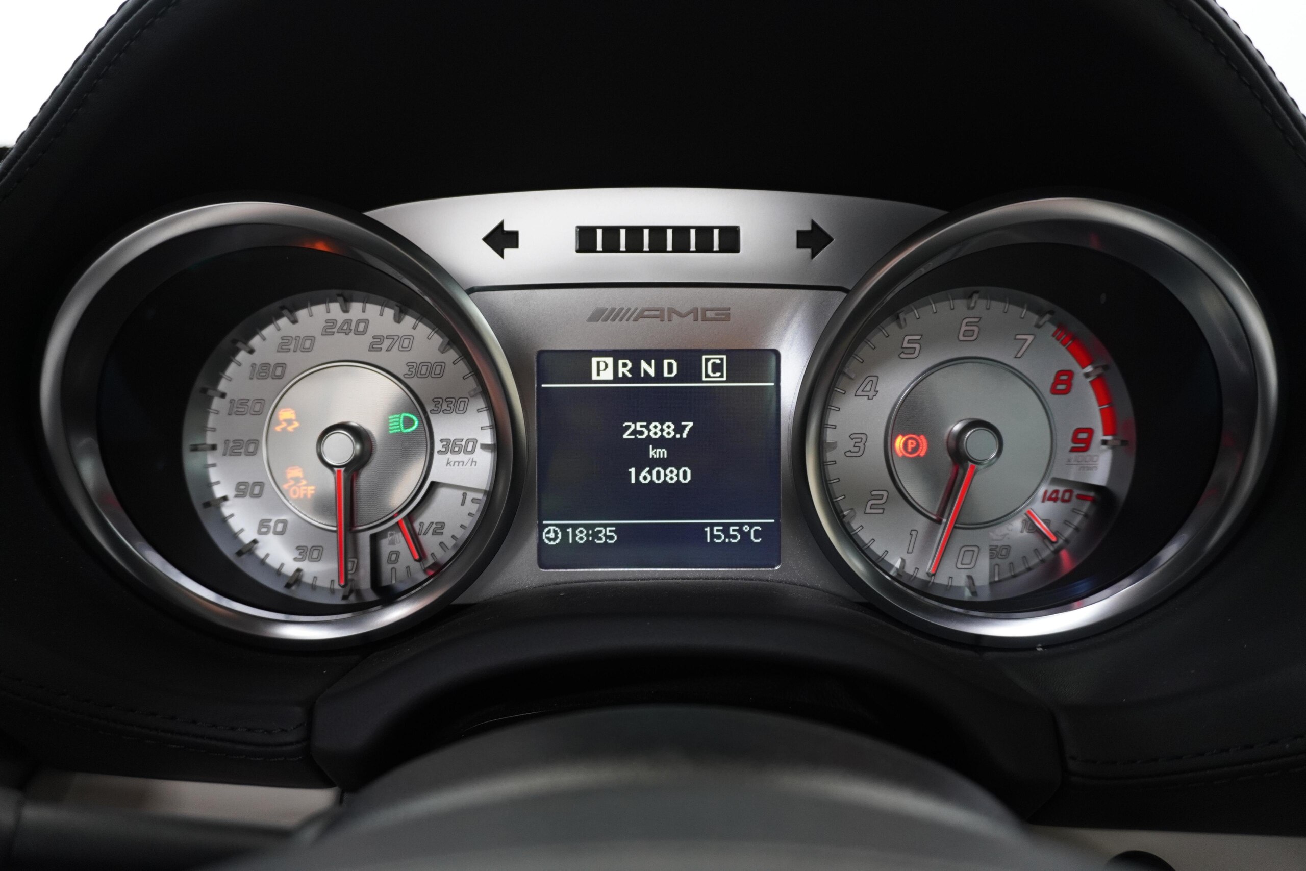 Mercedes Benz SLS AMG (photo: 10)