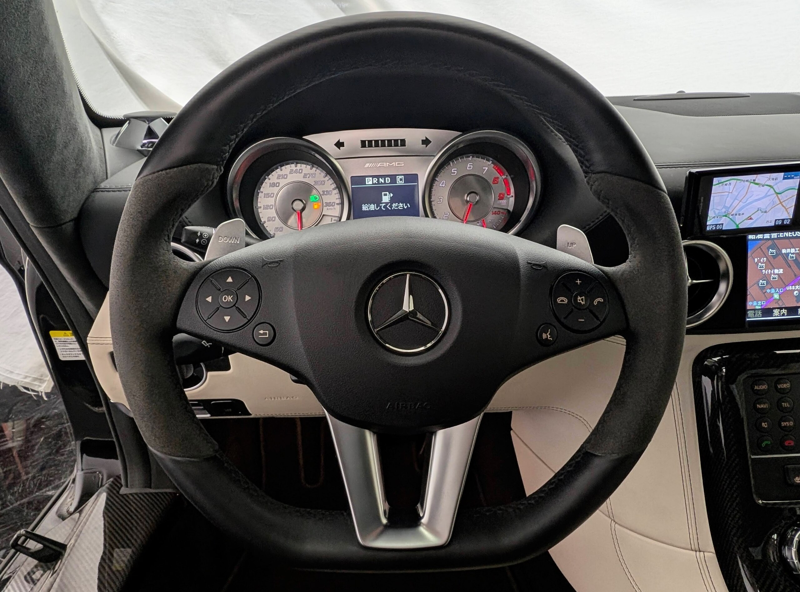 Mercedes Benz SLS AMG (photo: 10)