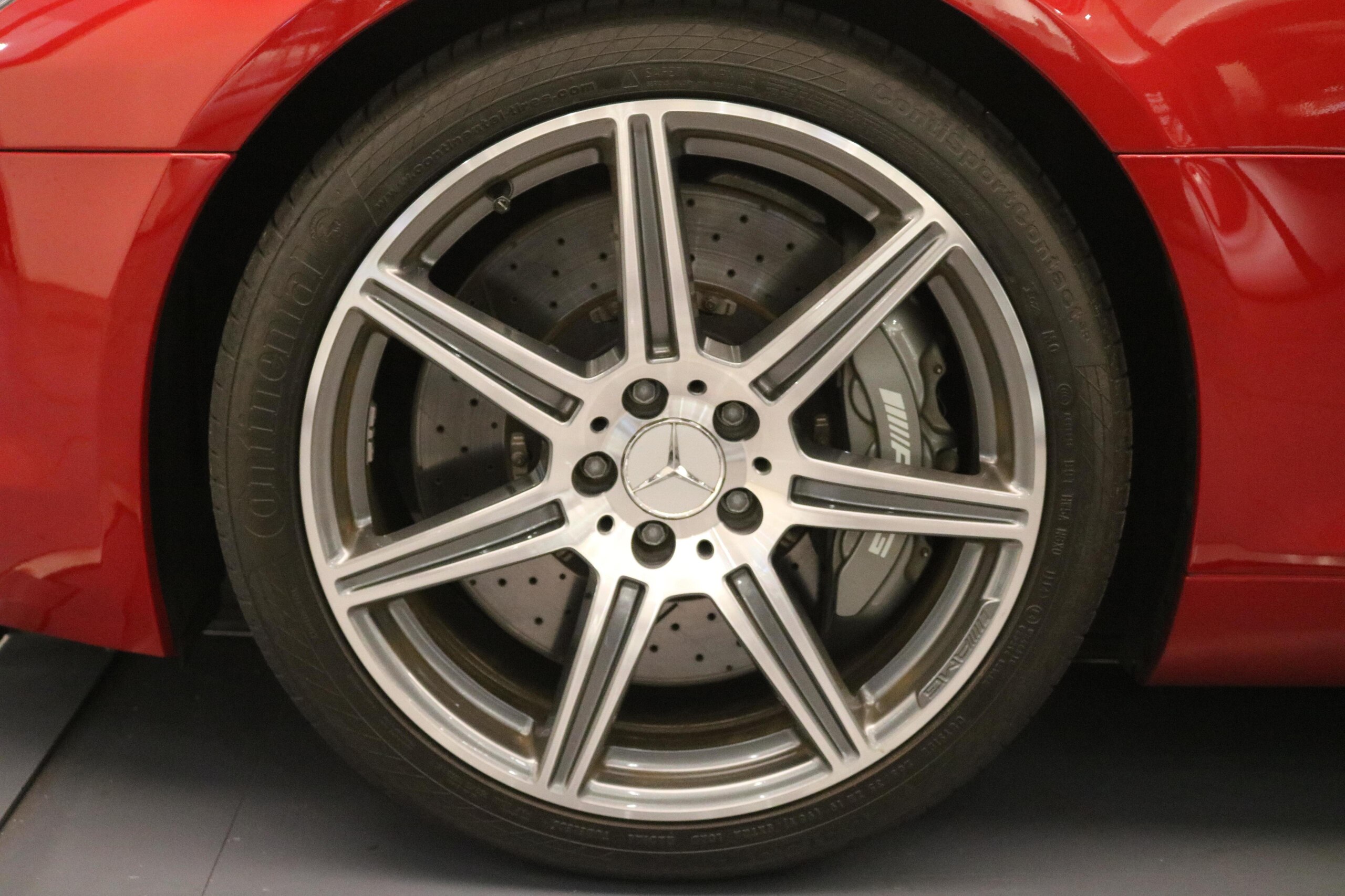 Mercedes Benz SLS AMG (photo: 12)