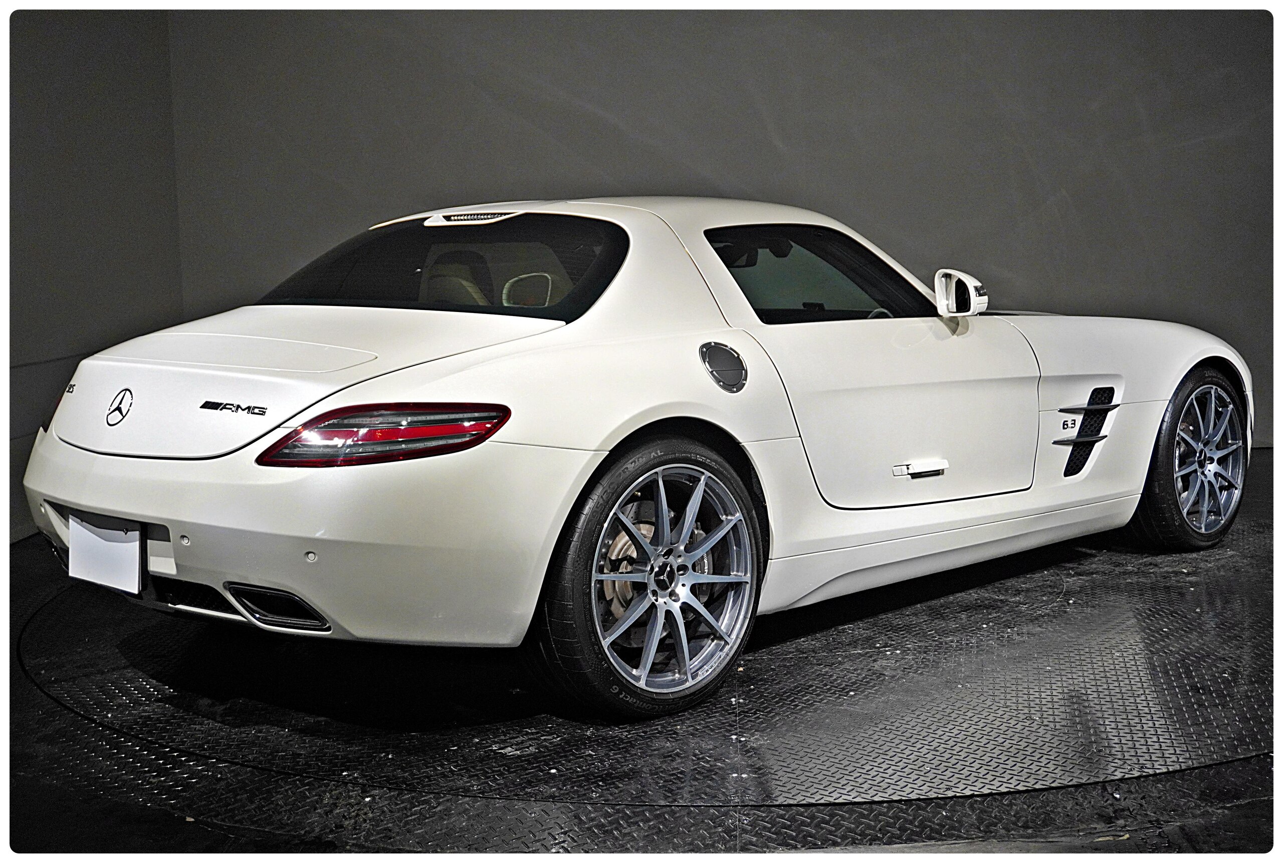 Mercedes Benz SLS AMG (photo: 6)