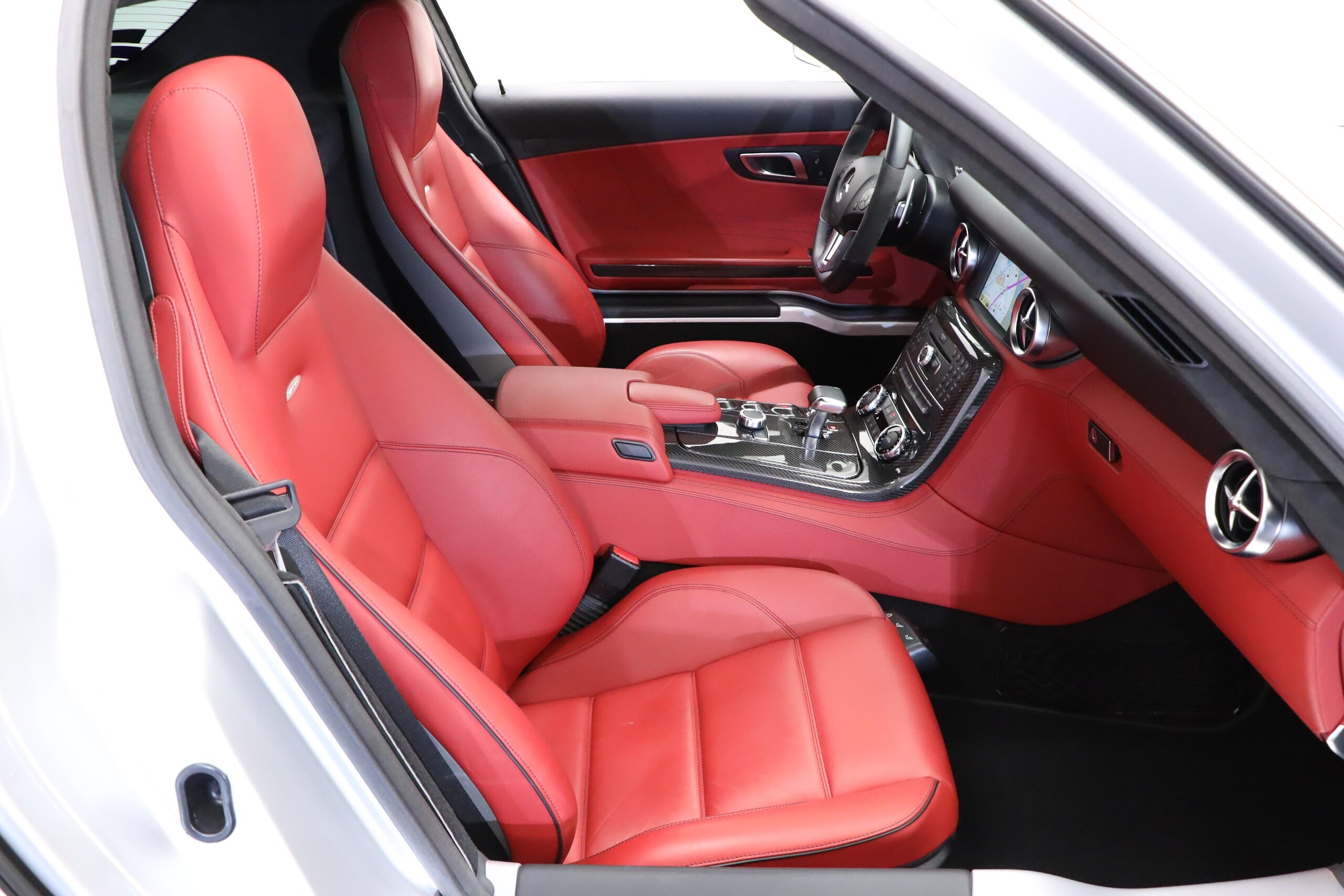 Mercedes Benz SLS AMG (photo: 18)