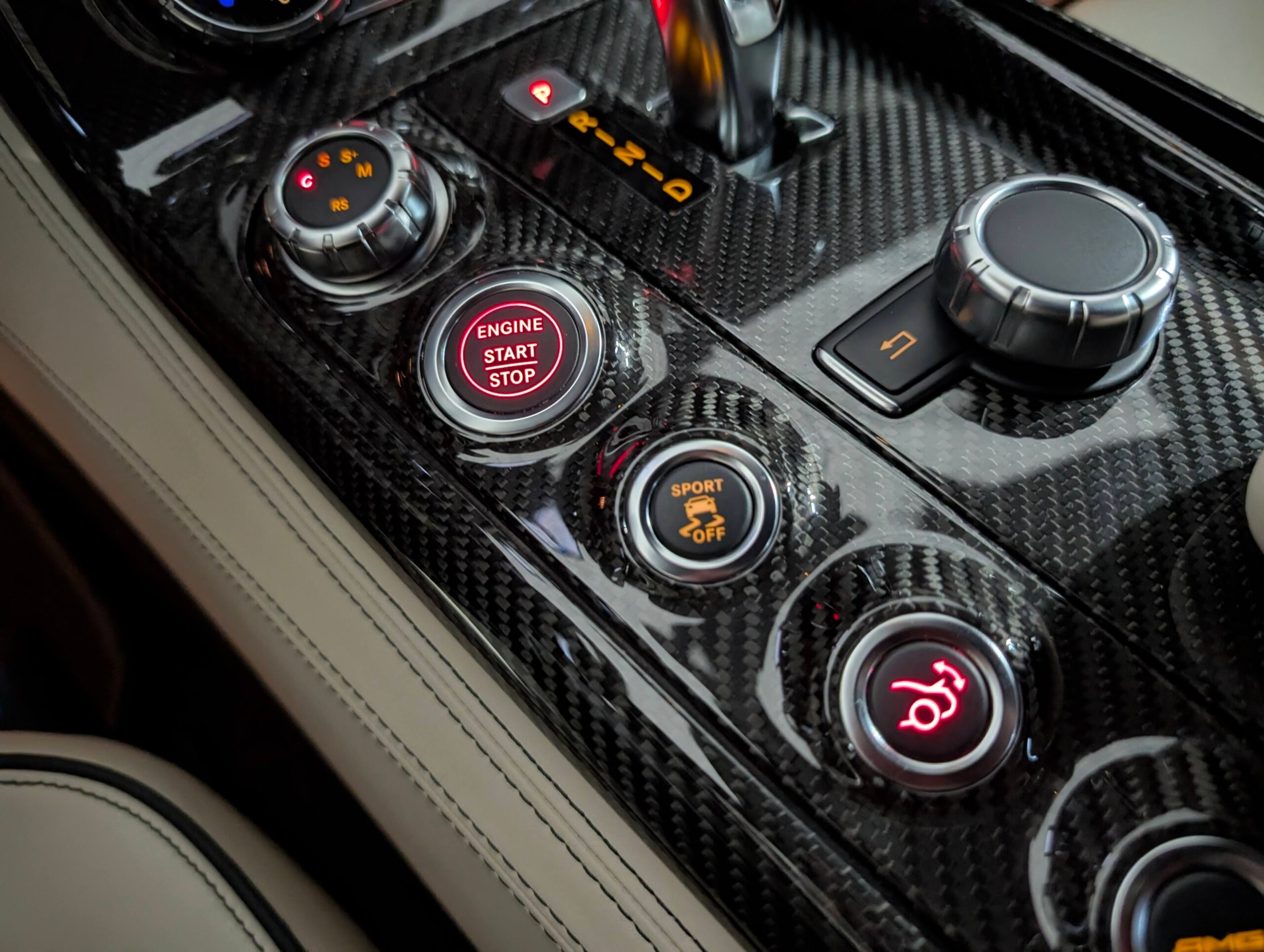 Mercedes Benz SLS AMG (photo: 15)