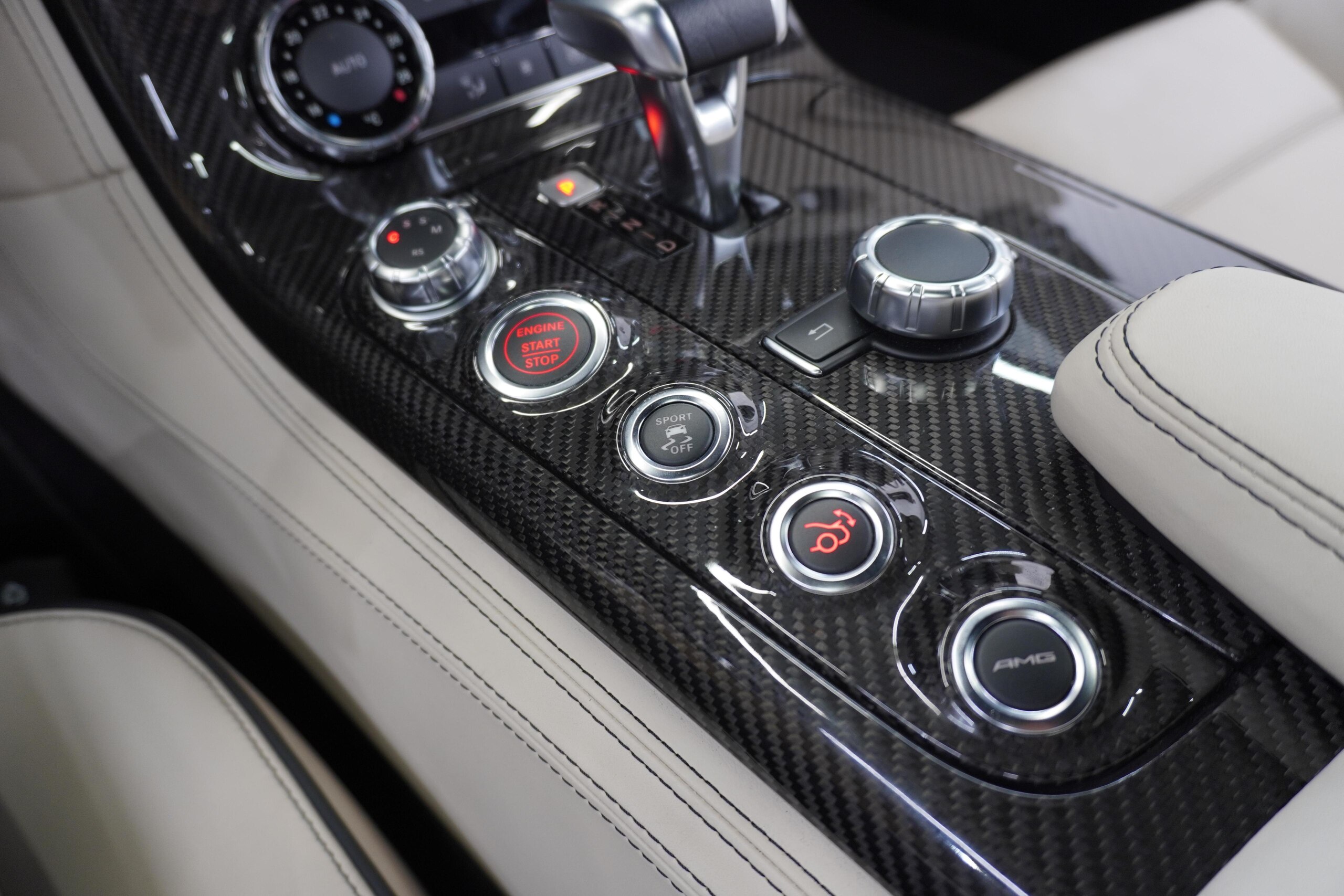 Mercedes Benz SLS AMG (photo: 14)