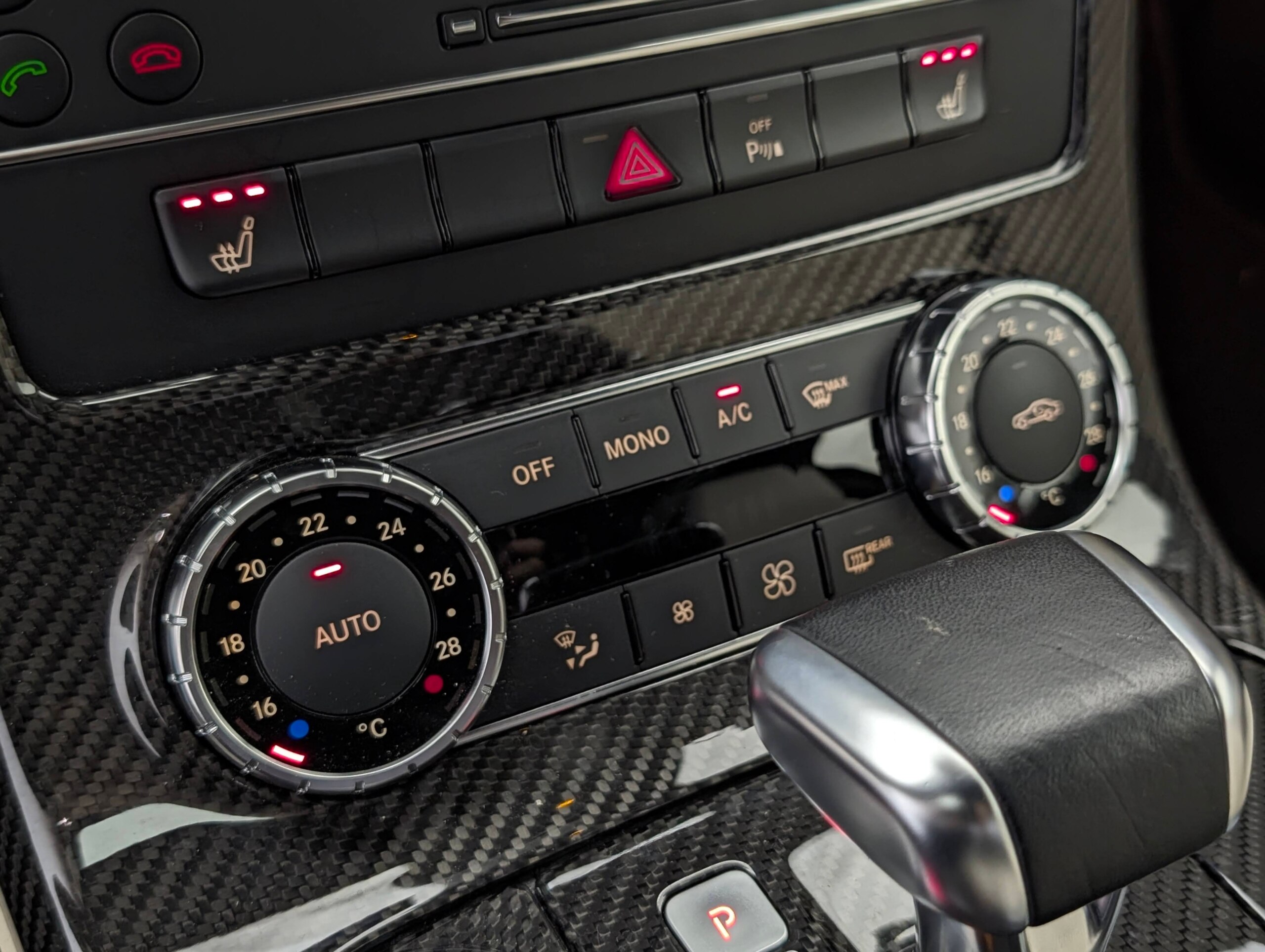 Mercedes Benz SLS AMG (photo: 13)