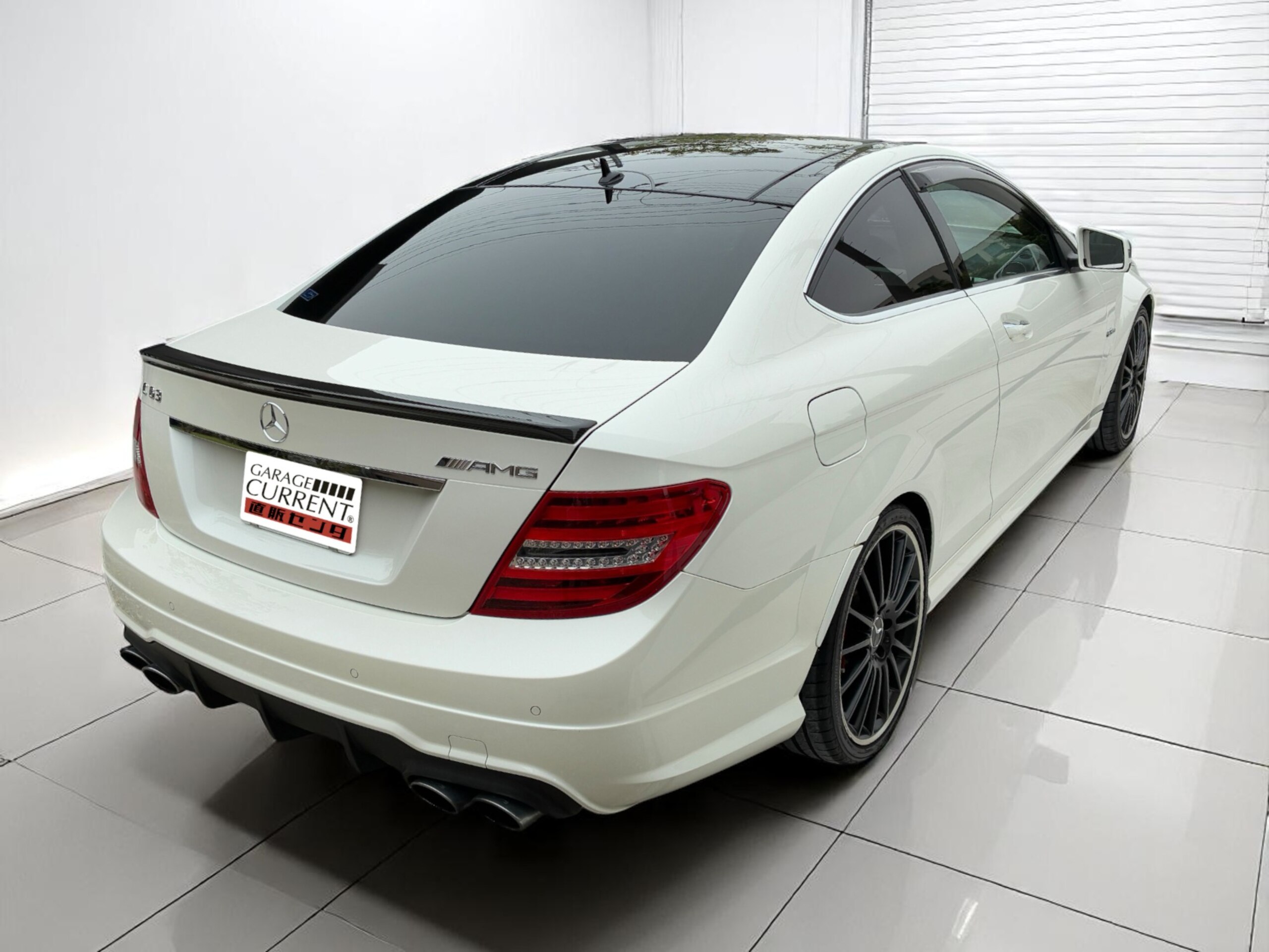 Mercedes Benz C63 AMG (photo: 1)