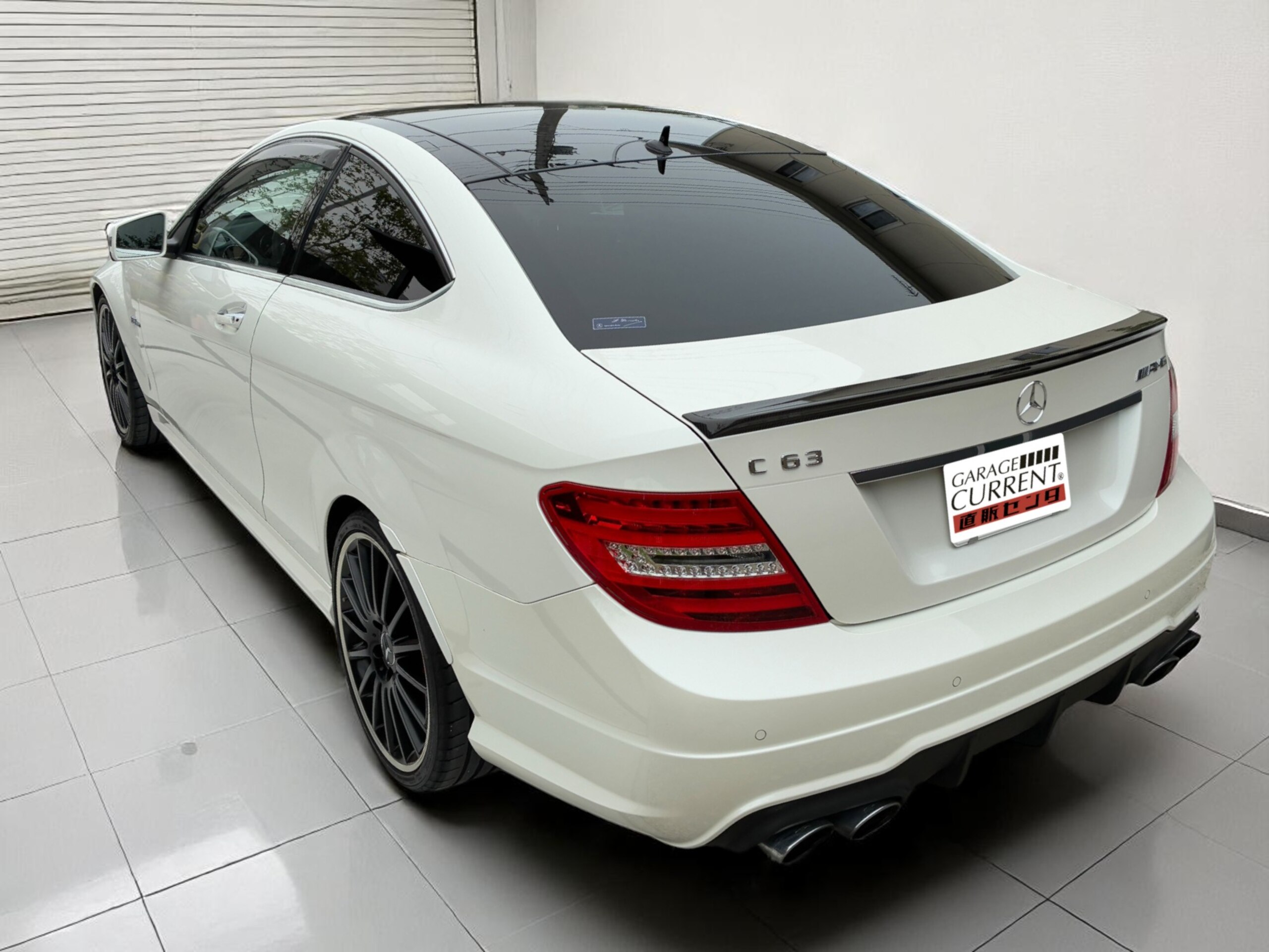 Mercedes Benz C63 AMG (photo: 2)