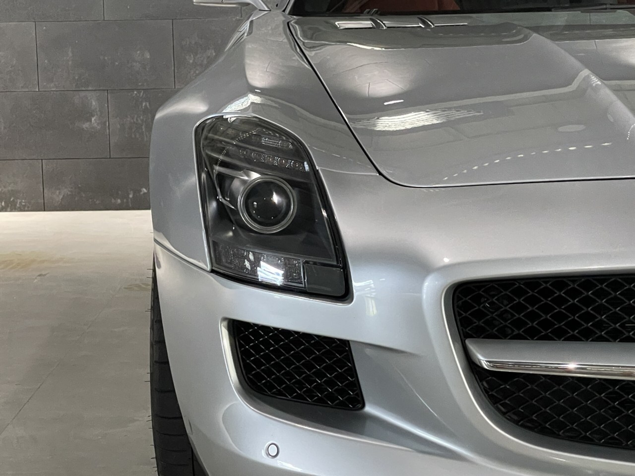 Mercedes Benz SLS AMG (photo: 19)