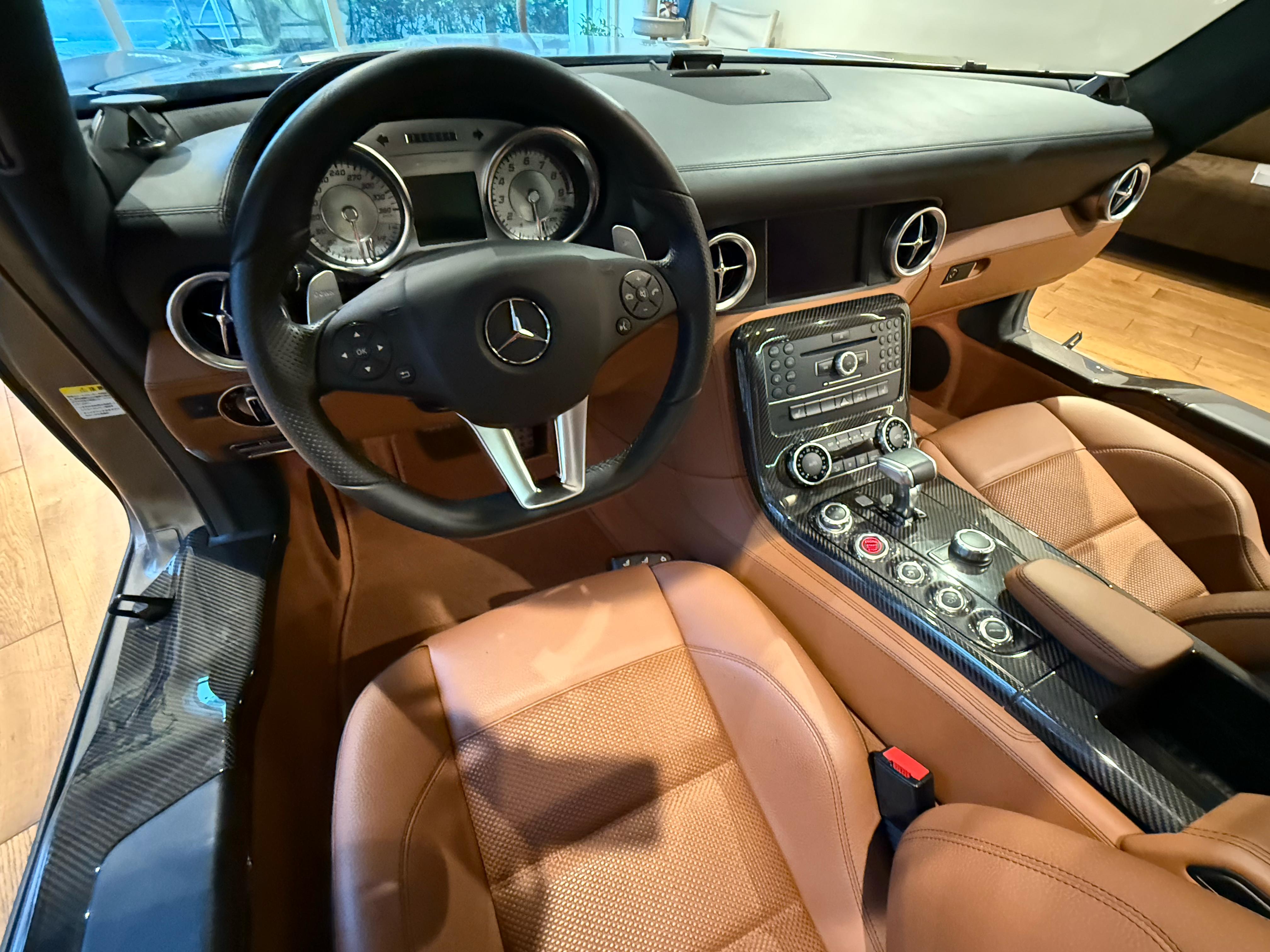 Mercedes Benz SLS AMG (photo: 4)