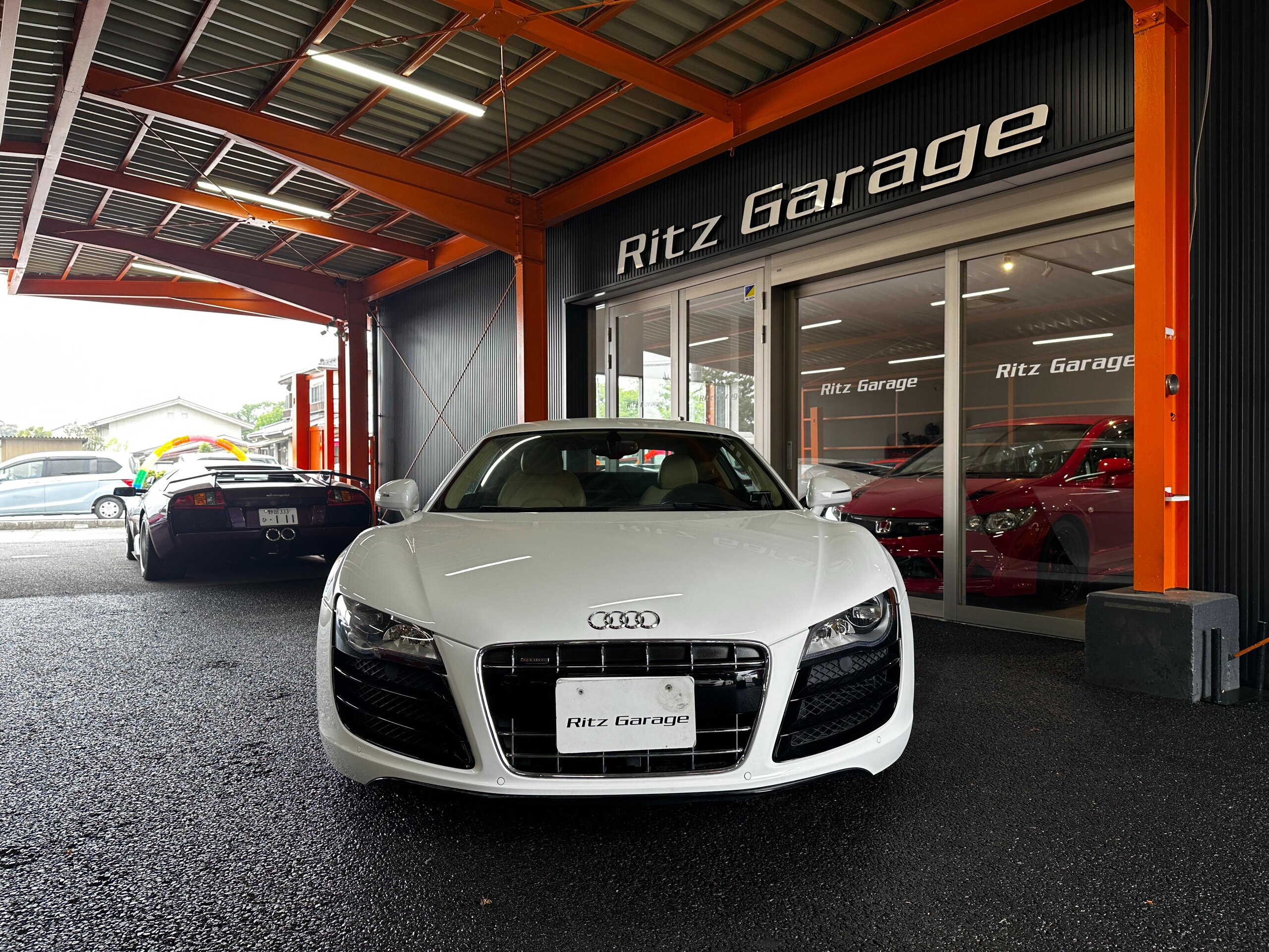 Audi R8 5.2 FSI Quattro (photo: 1)