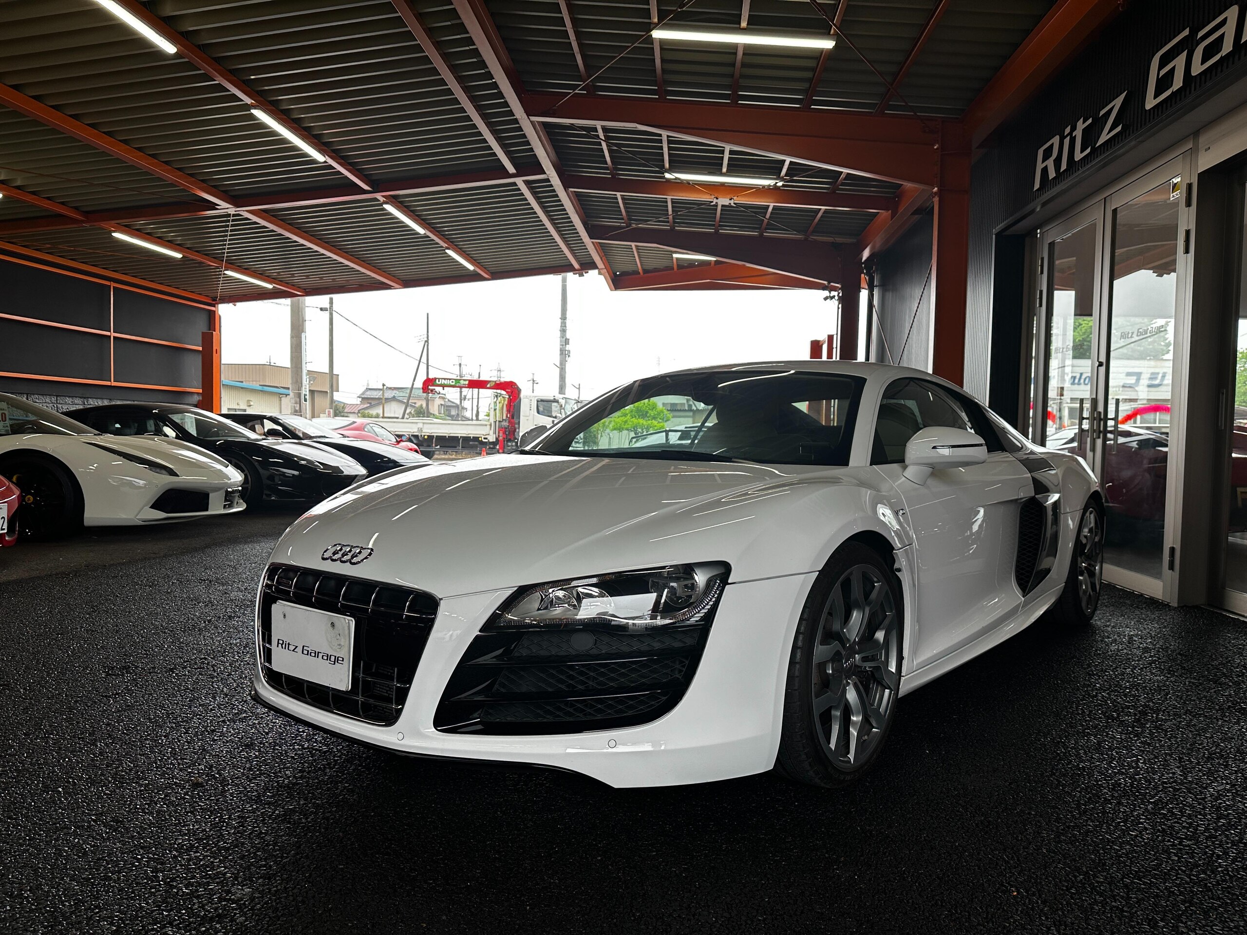 Audi R8 5.2 FSI Quattro (photo: 2)