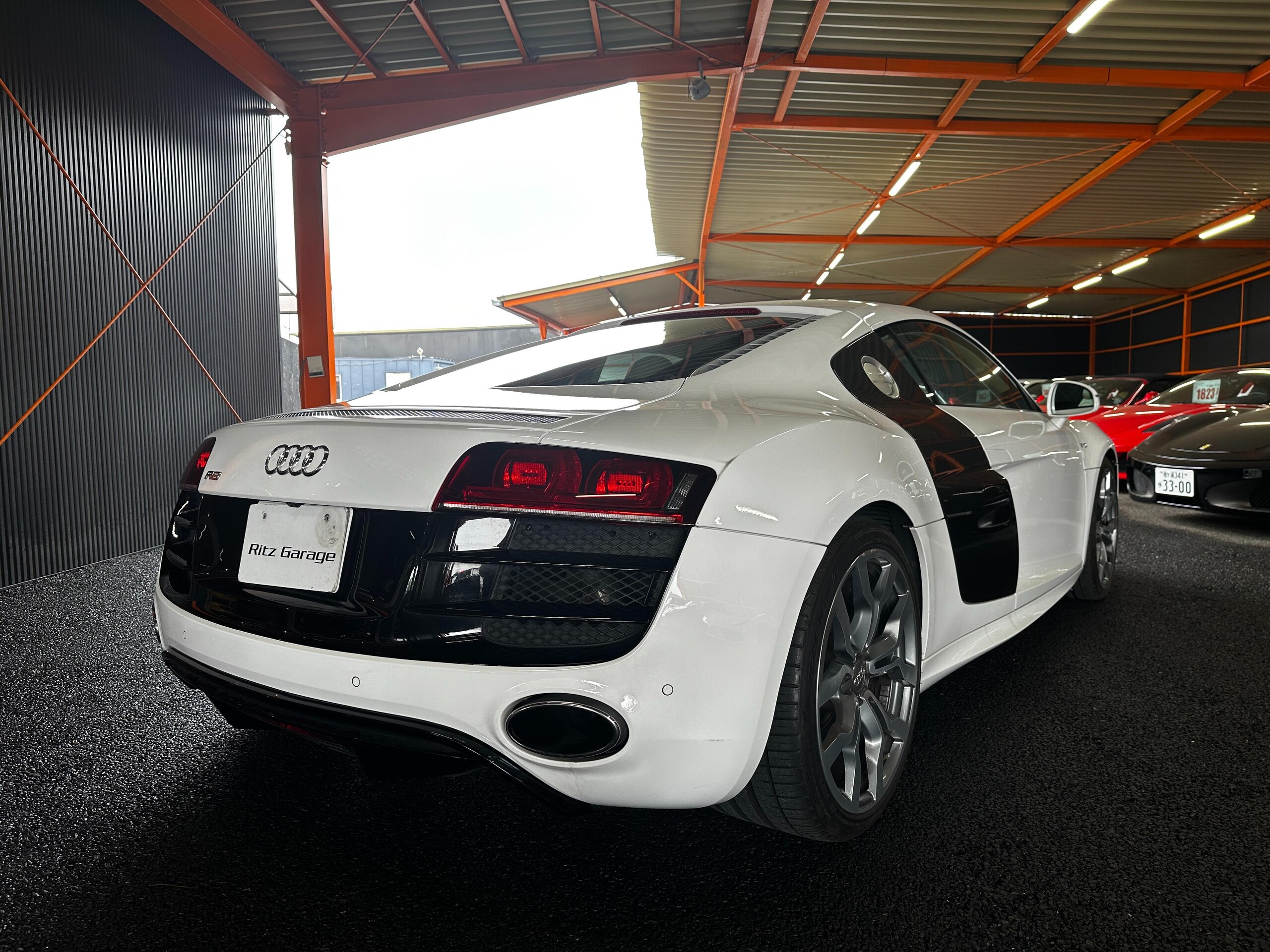 Audi R8 5.2 FSI Quattro (photo: 5)
