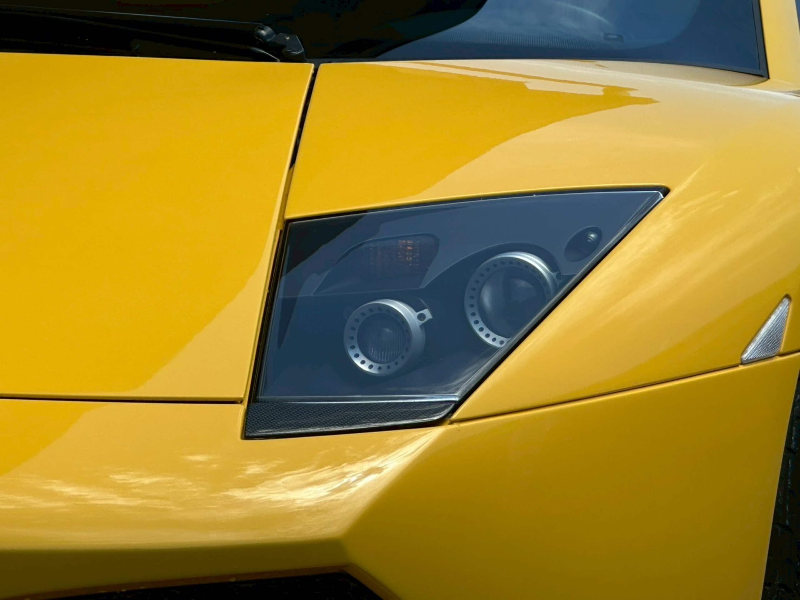 Lamborghini Murcielago LP640 (photo: 15)