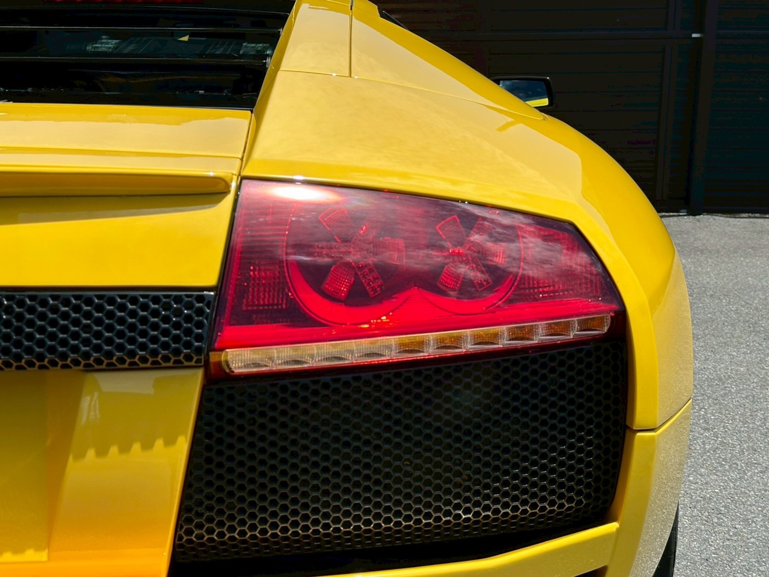 Lamborghini Murcielago LP640 (photo: 16)