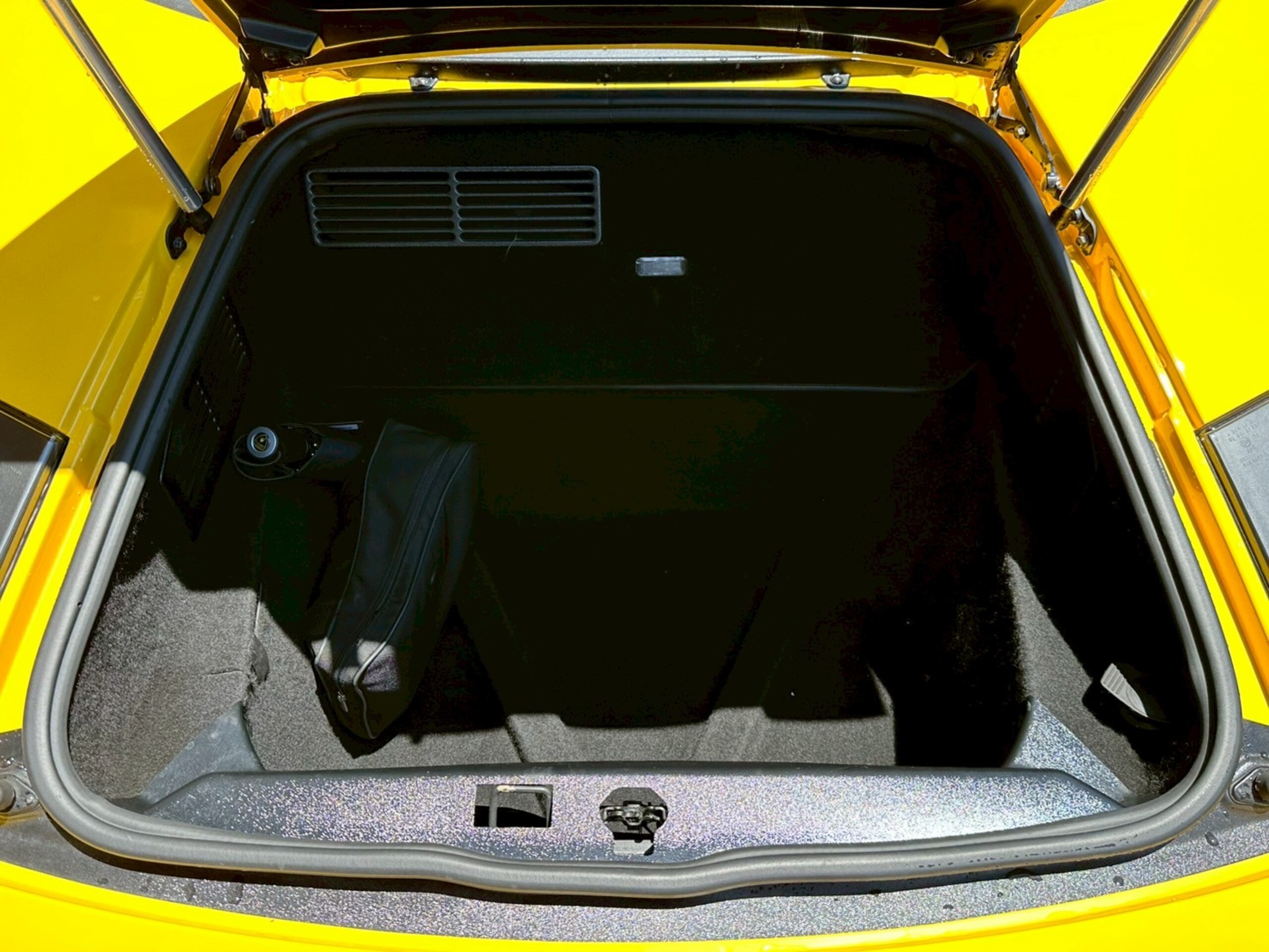 Lamborghini Murcielago LP640 (photo: 21)
