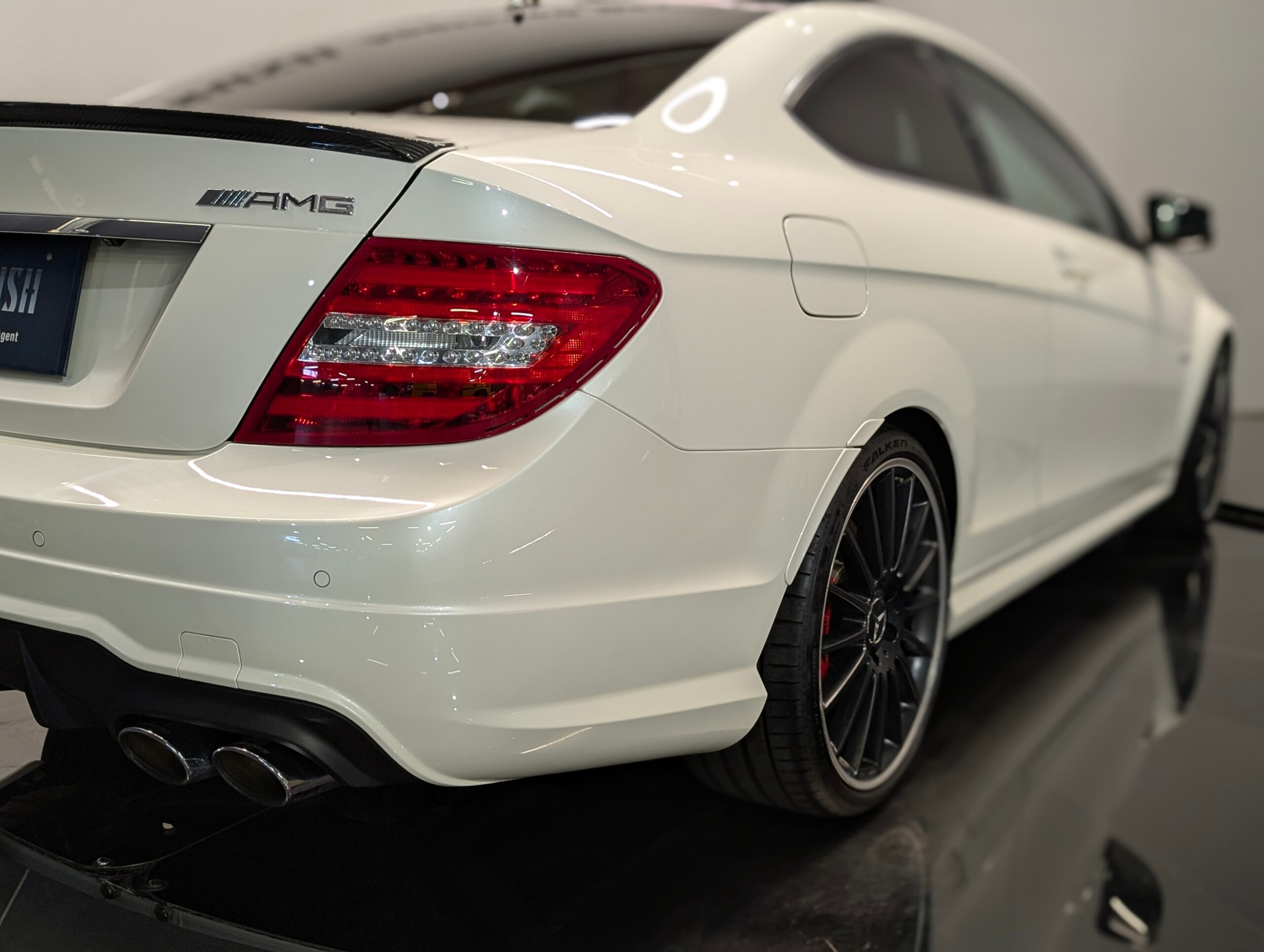 Mercedes Benz C63 AMG (photo: 19)