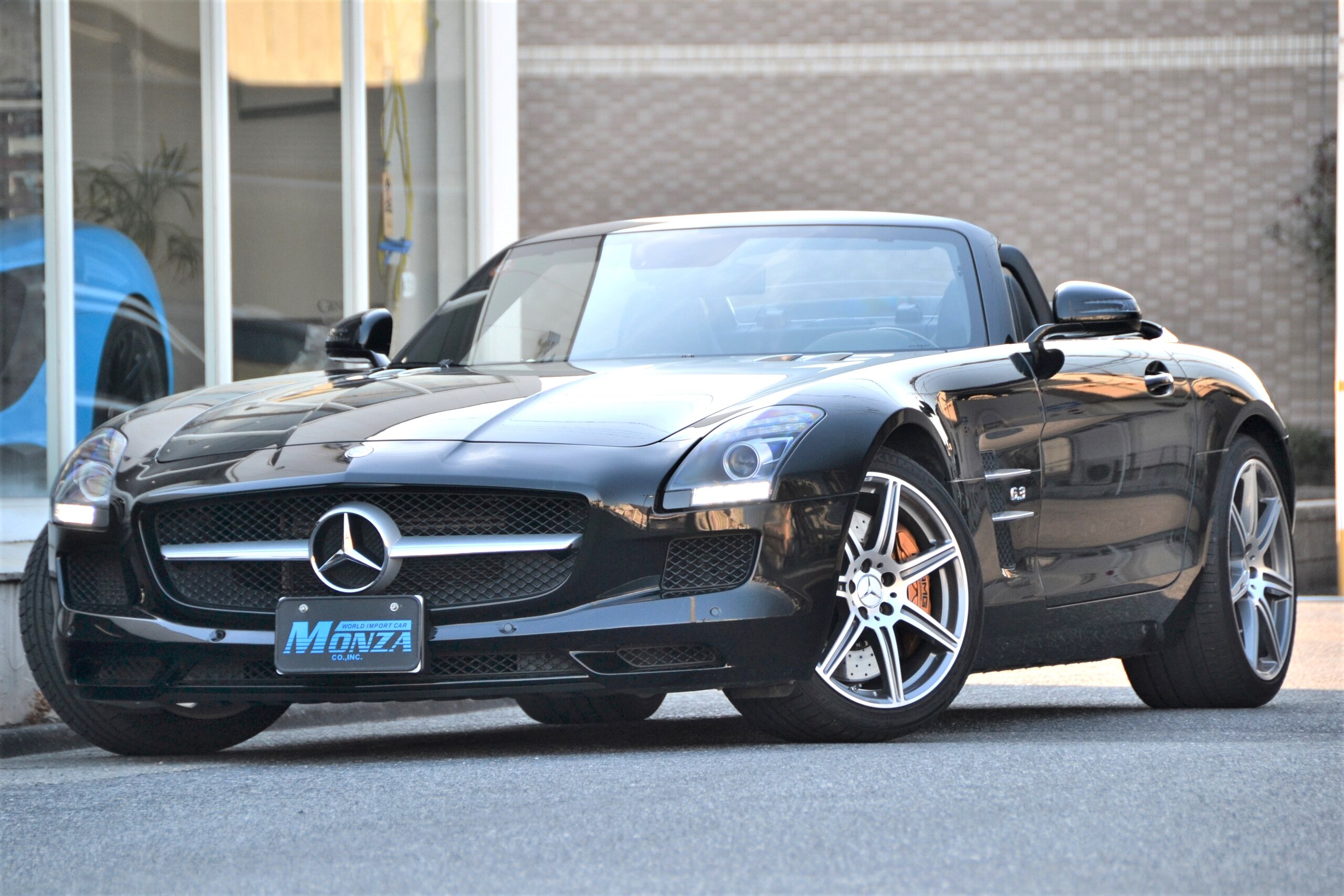 Mercedes Benz SLS AMG Roadster