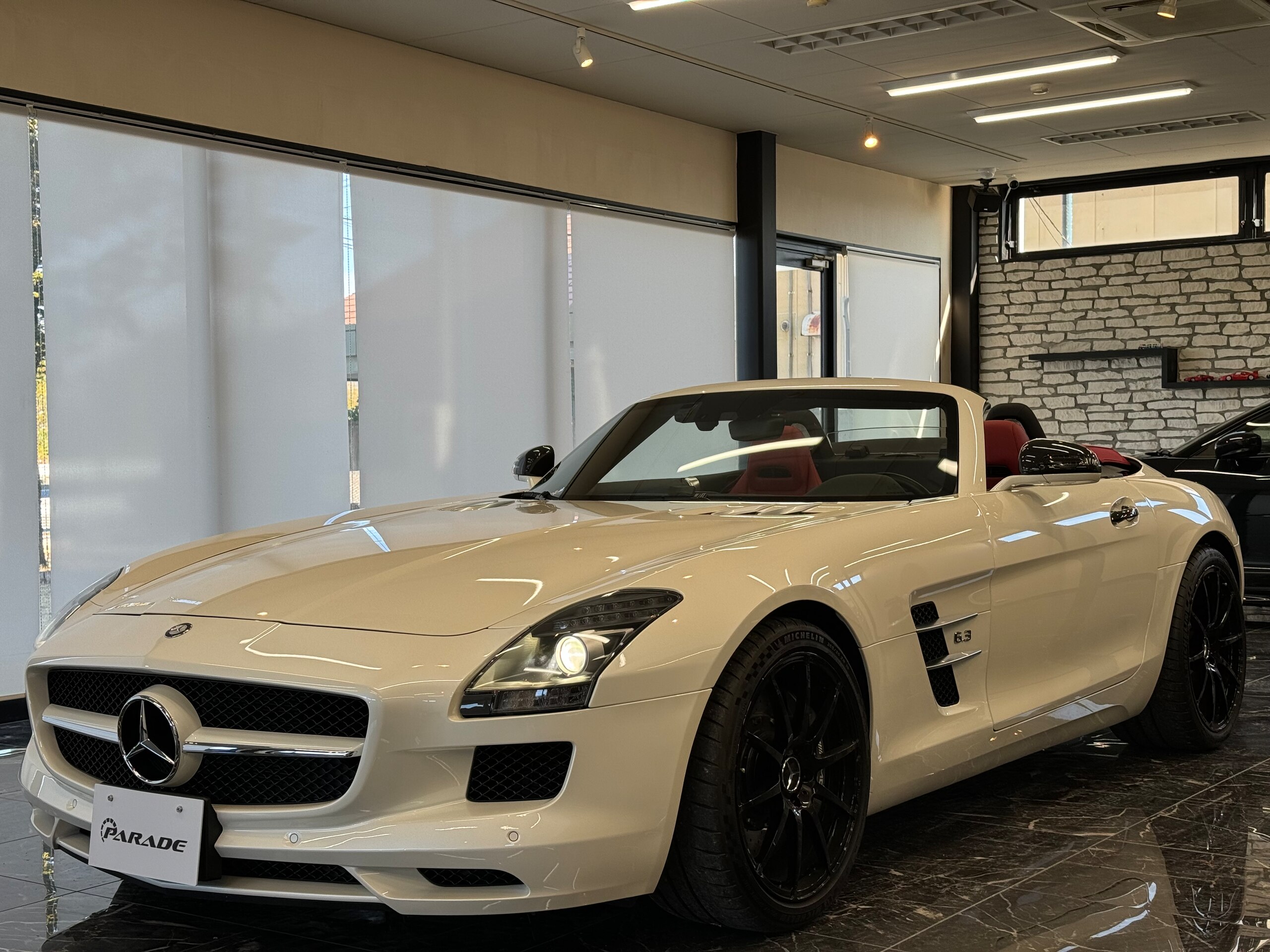 Mercedes Benz SLS AMG Roadster (photo: 2)