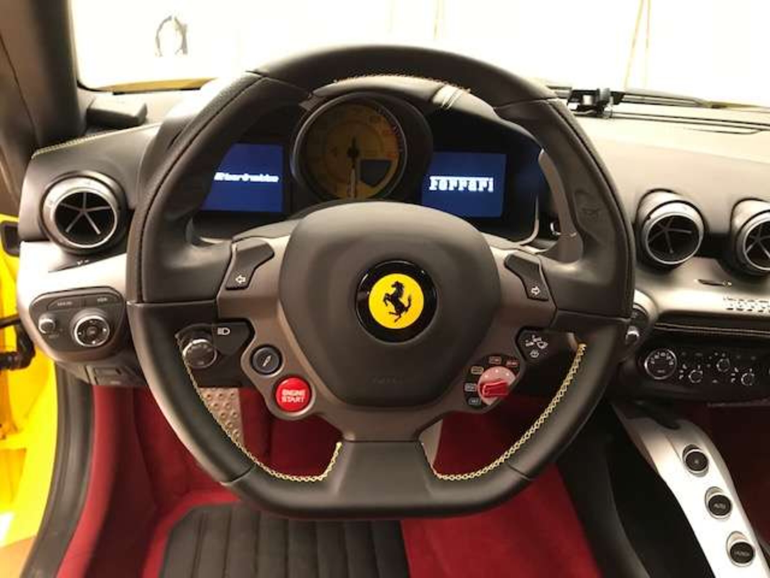 Ferrari F12 Berlinetta (photo: 10)