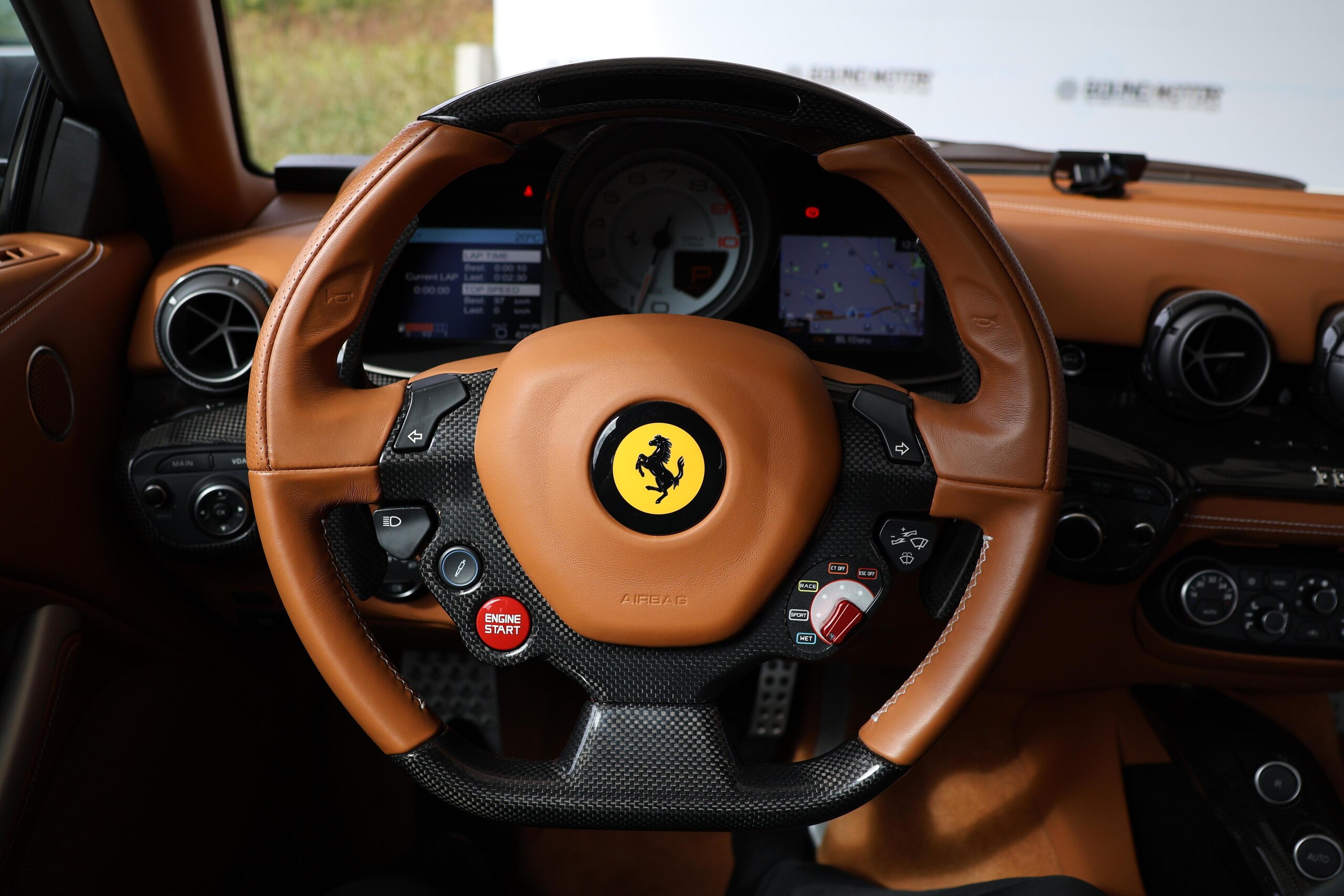 Ferrari F12 Berlinetta (photo: 8)