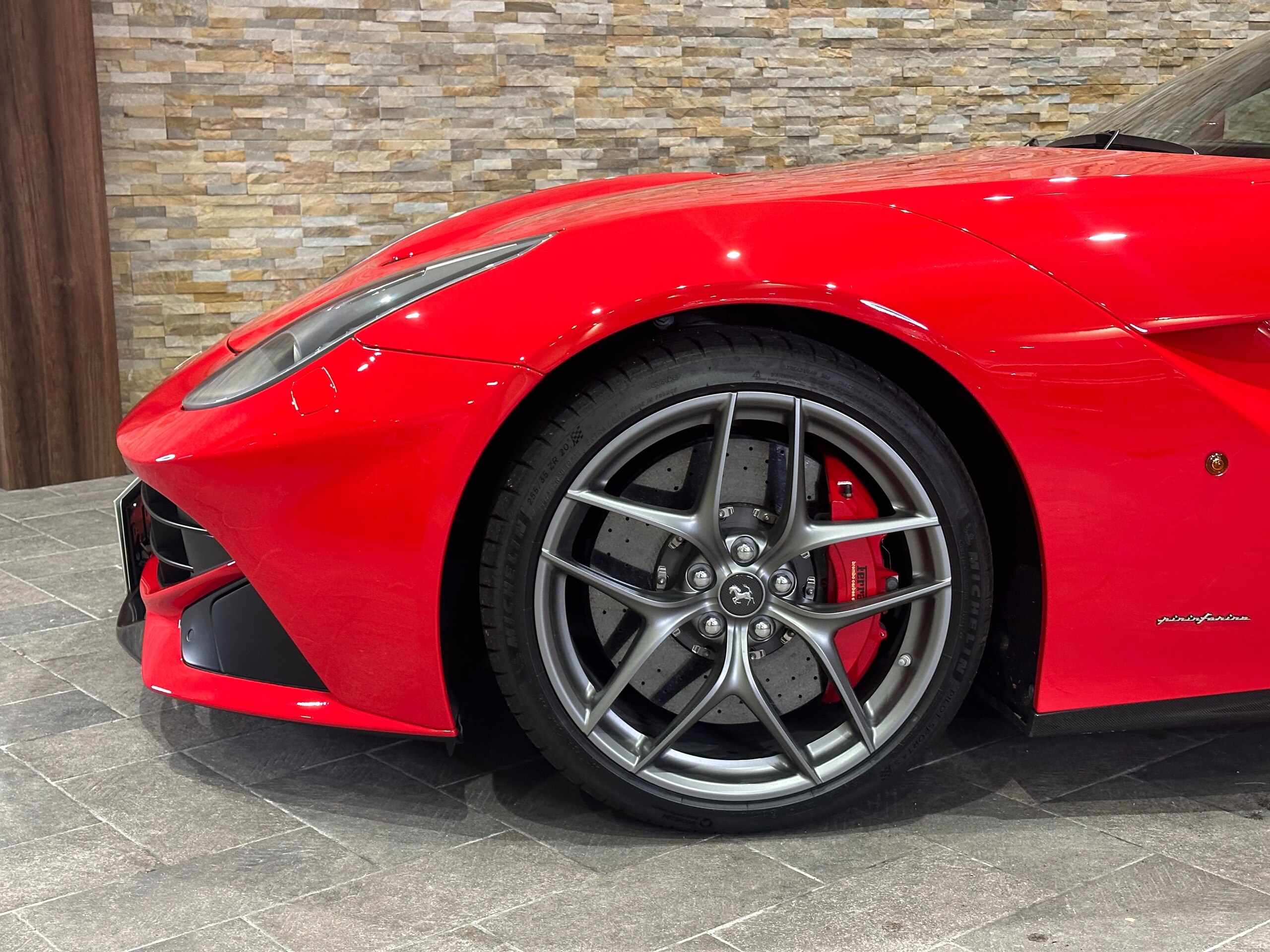 Ferrari F12 Berlinetta (photo: 17)
