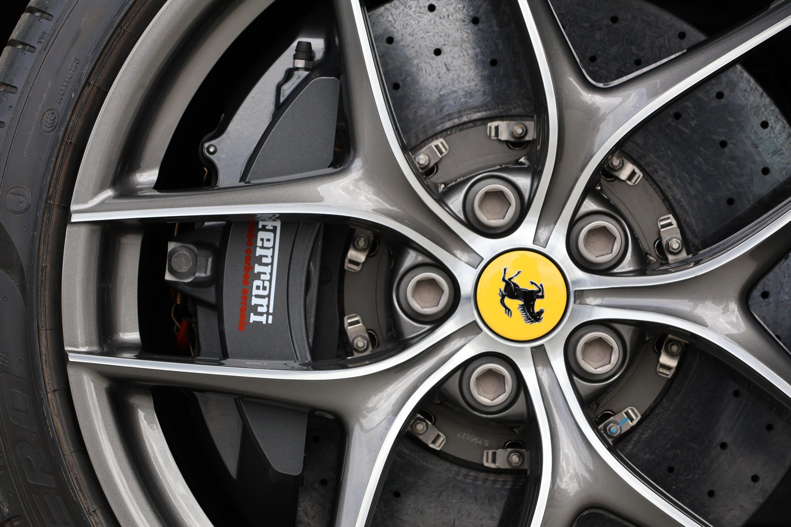 Ferrari F12 Berlinetta (photo: 14)