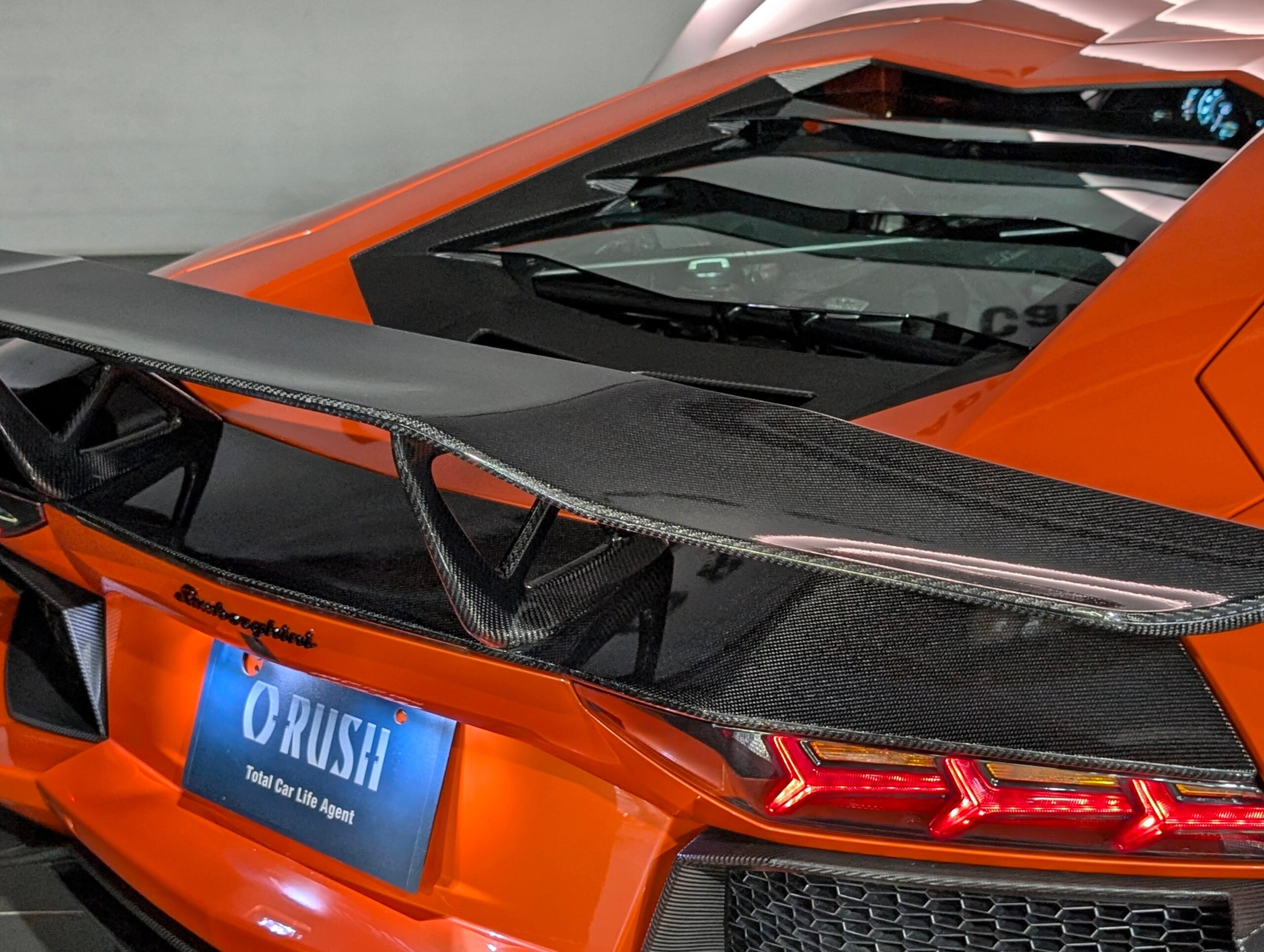 Lamborghini Aventador LP700-4 (photo: 14)