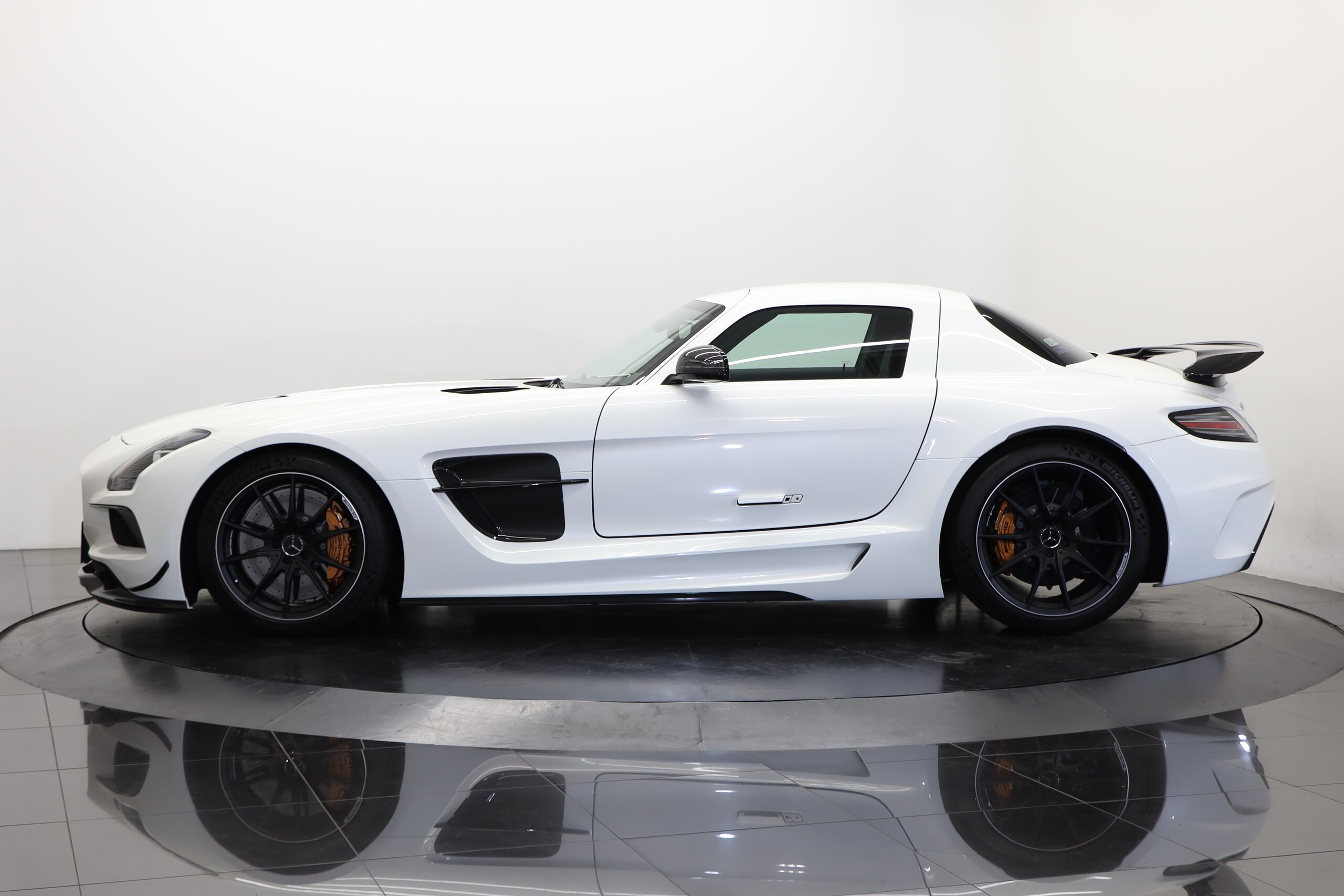 Mercedes Benz SLS AMG (photo: 6)