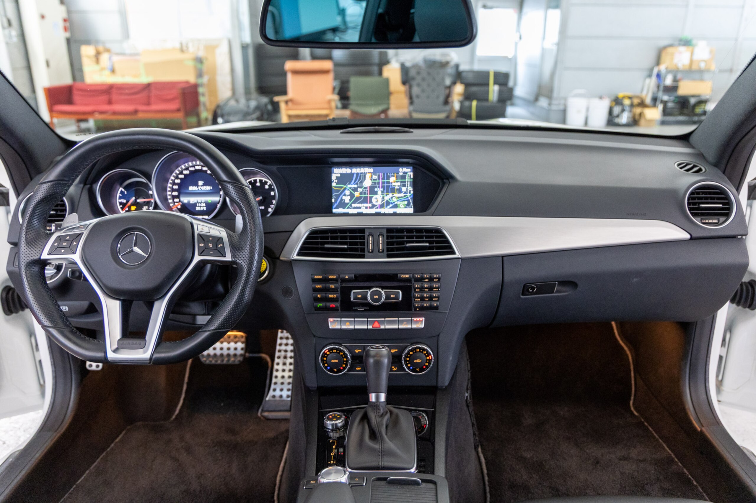 Mercedes Benz C63 AMG Coupe (photo: 7)