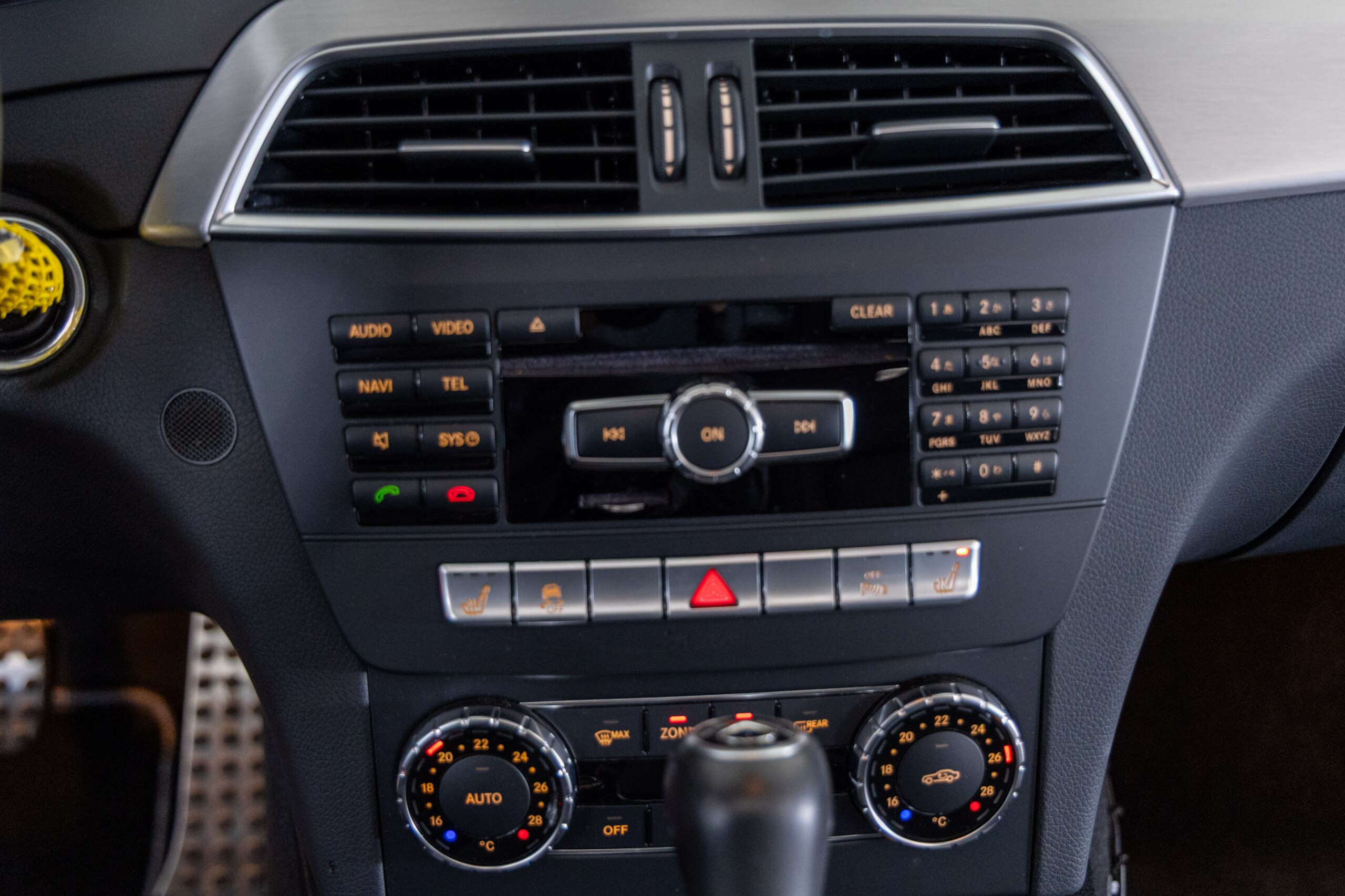 Mercedes Benz C63 AMG Coupe (photo: 14)