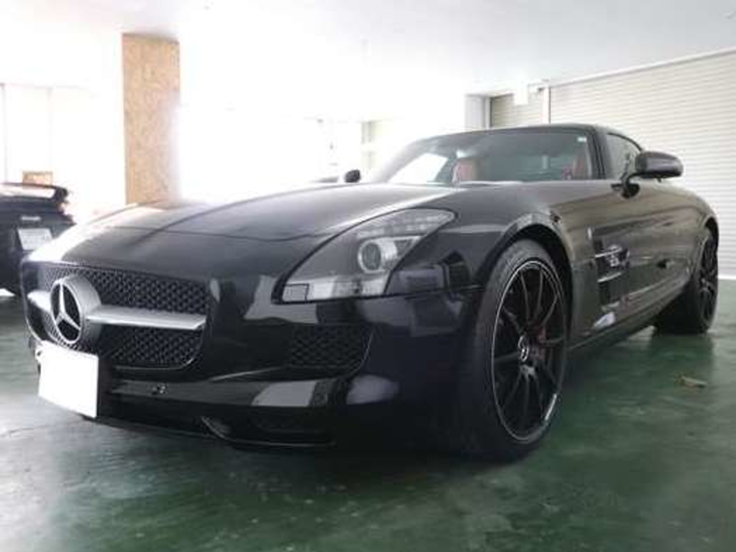 Mercedes Benz SLS AMG