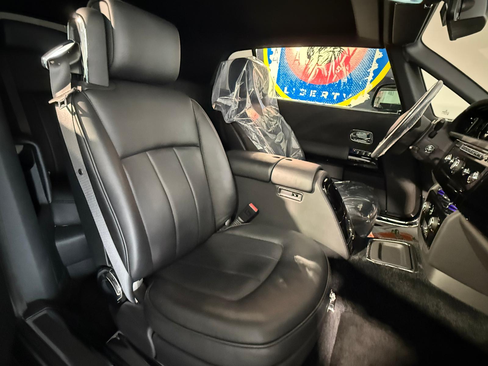 Rolls-Royce Phantom Drophead Coupe (photo: 8)