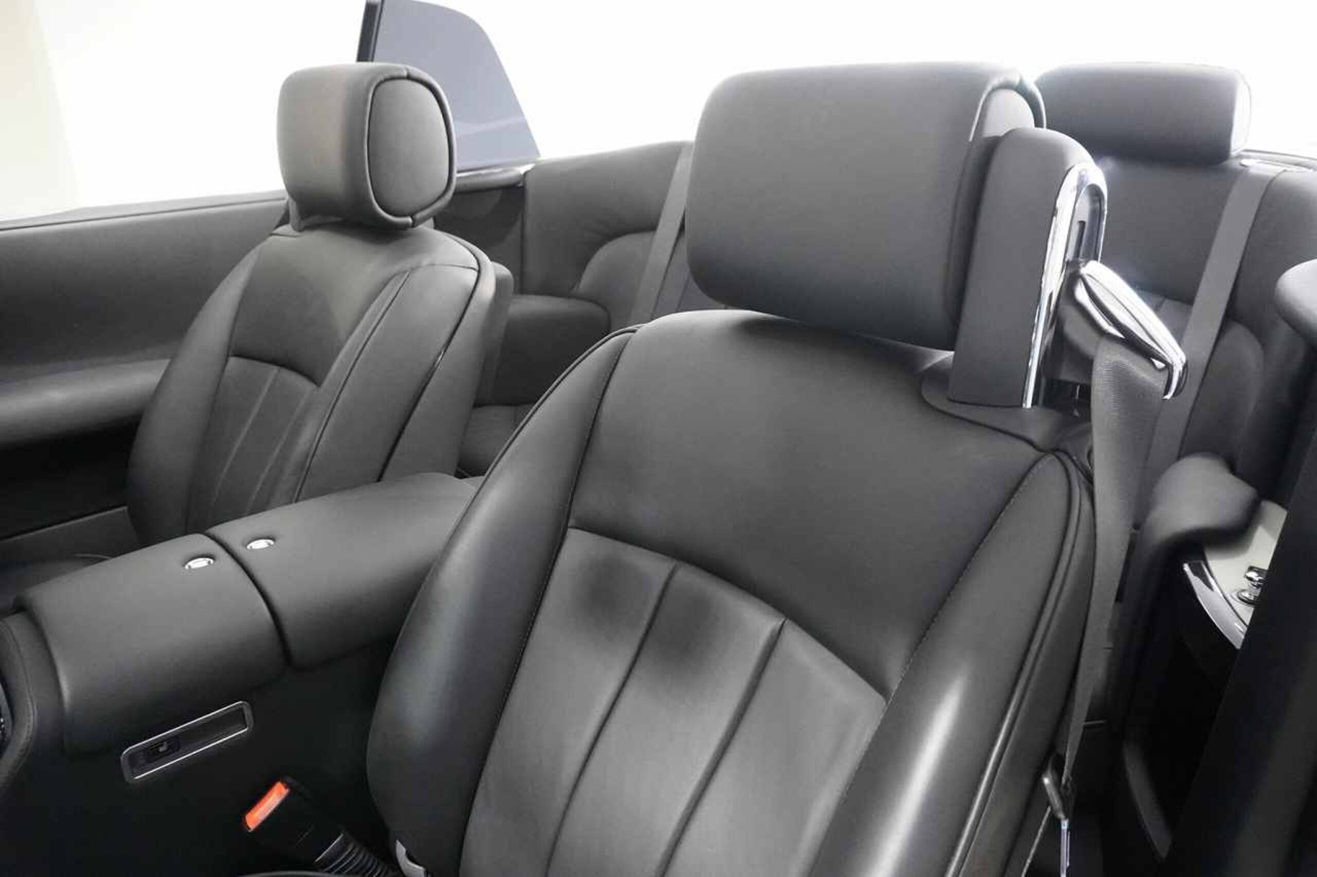 Rolls-Royce Phantom Drophead Coupe (photo: 7)