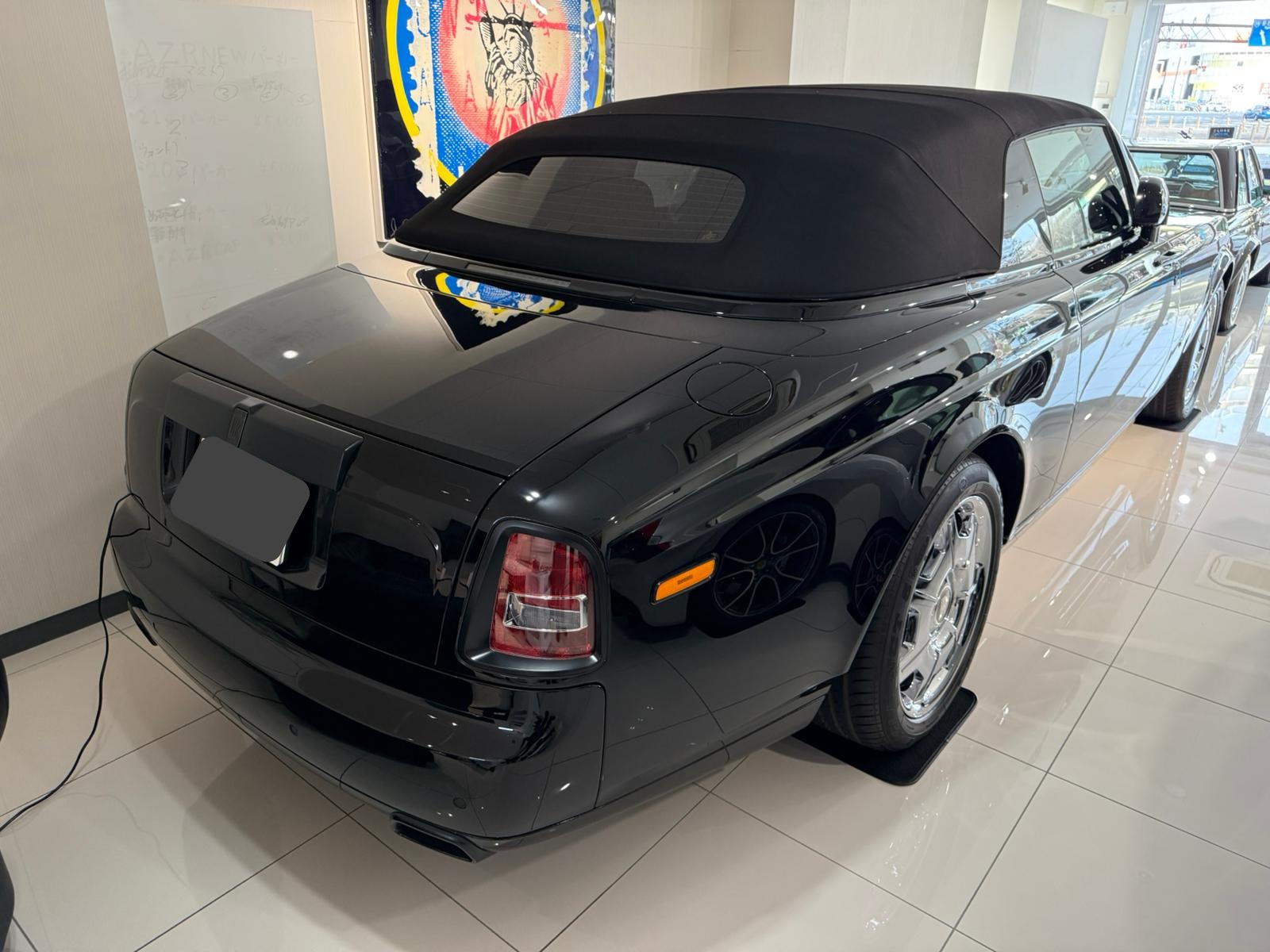 Rolls-Royce Phantom Drophead Coupe (photo: 2)