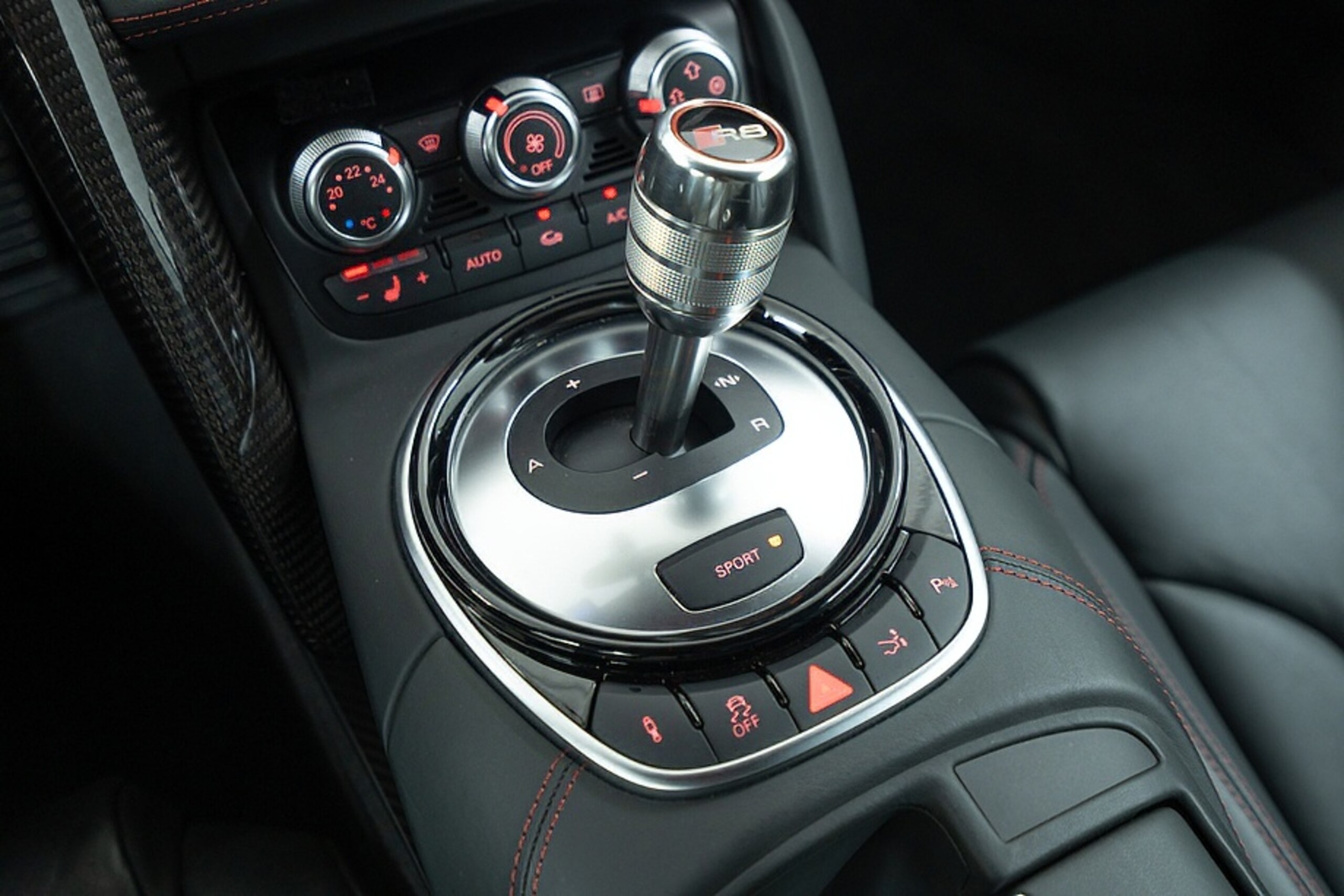 Audi R8 5.2 FSI Quattro (photo: 15)