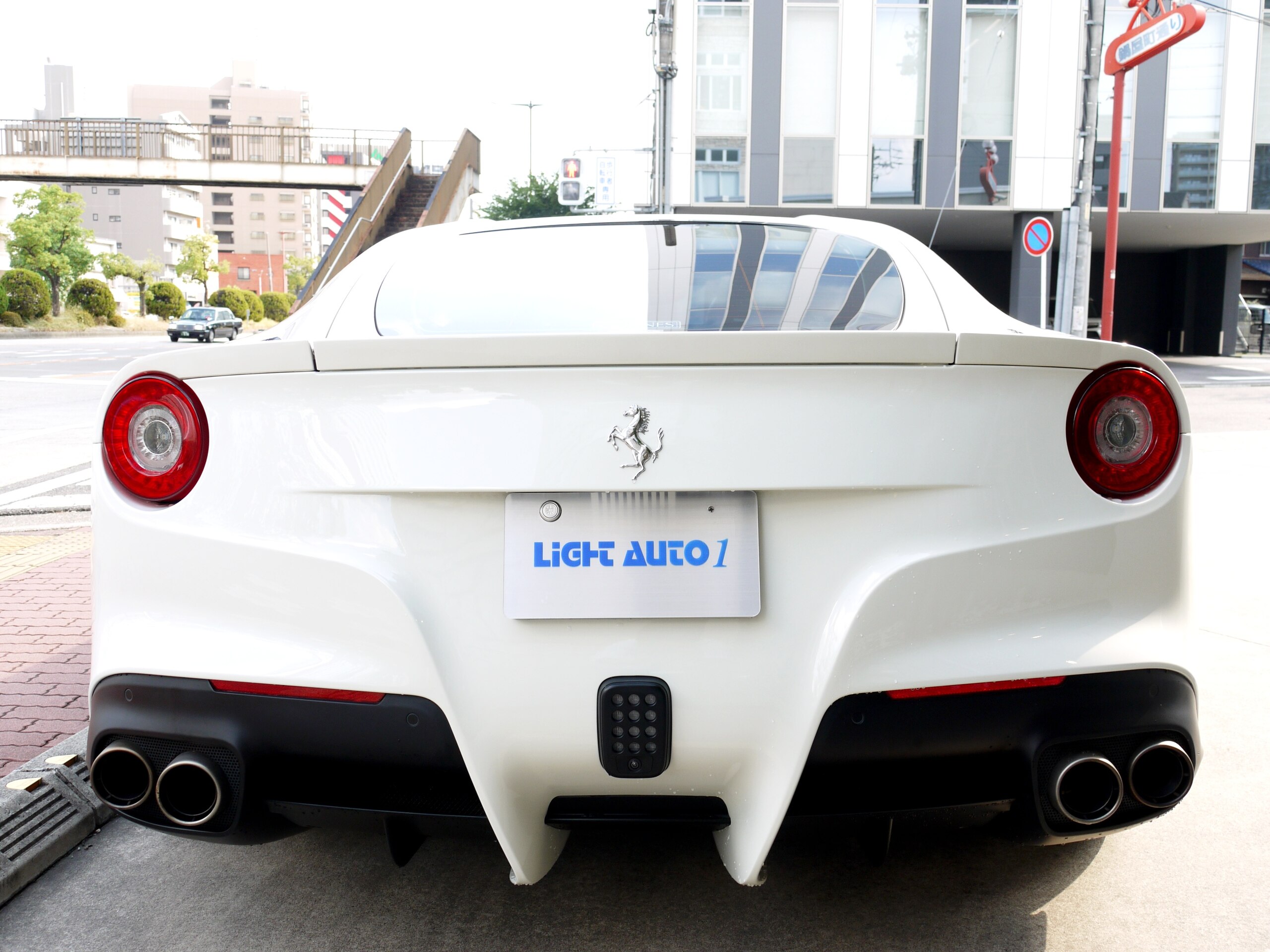 Ferrari F12 Berlinetta (photo: 4)