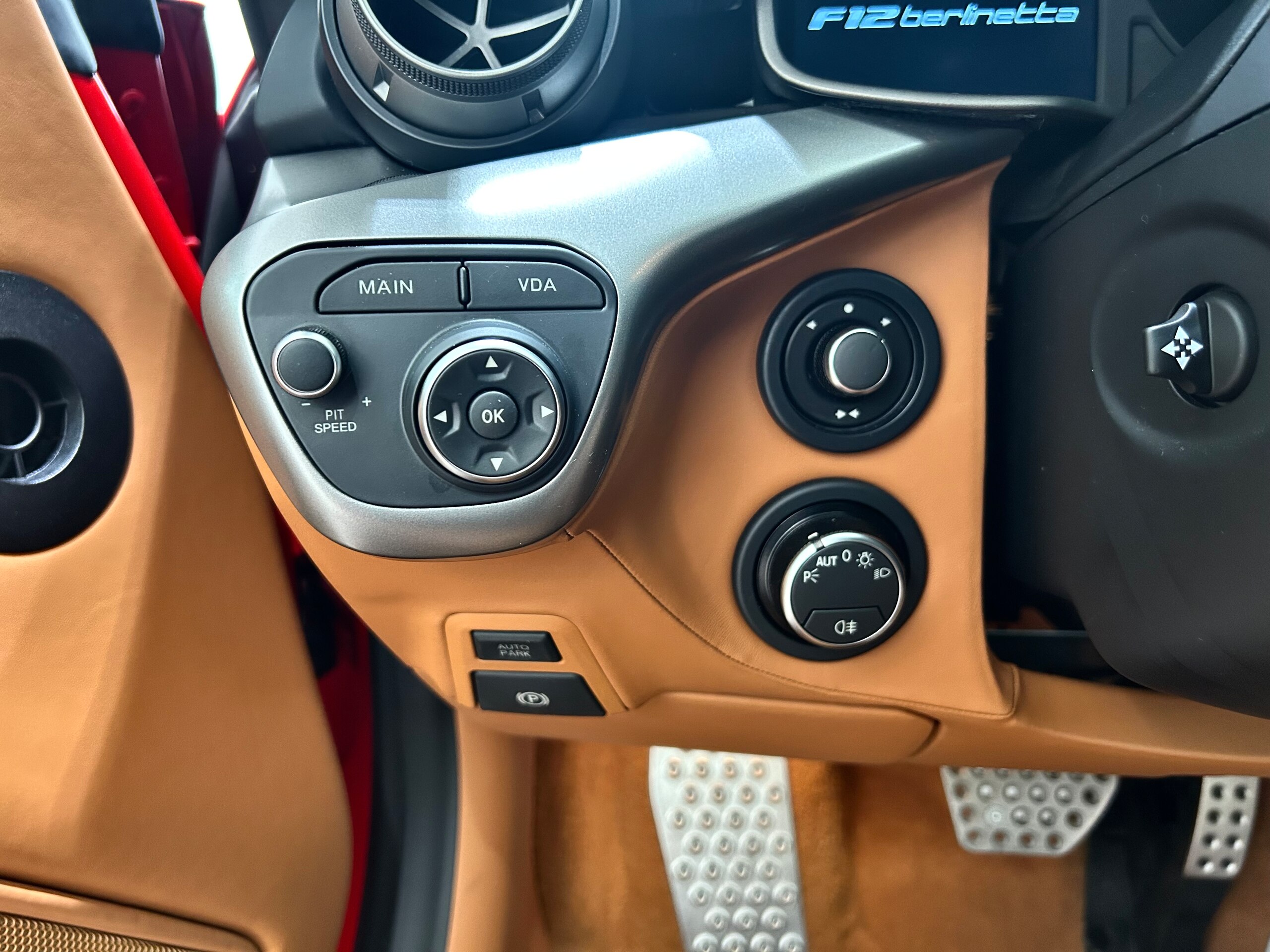 Ferrari F12 Berlinetta (photo: 9)
