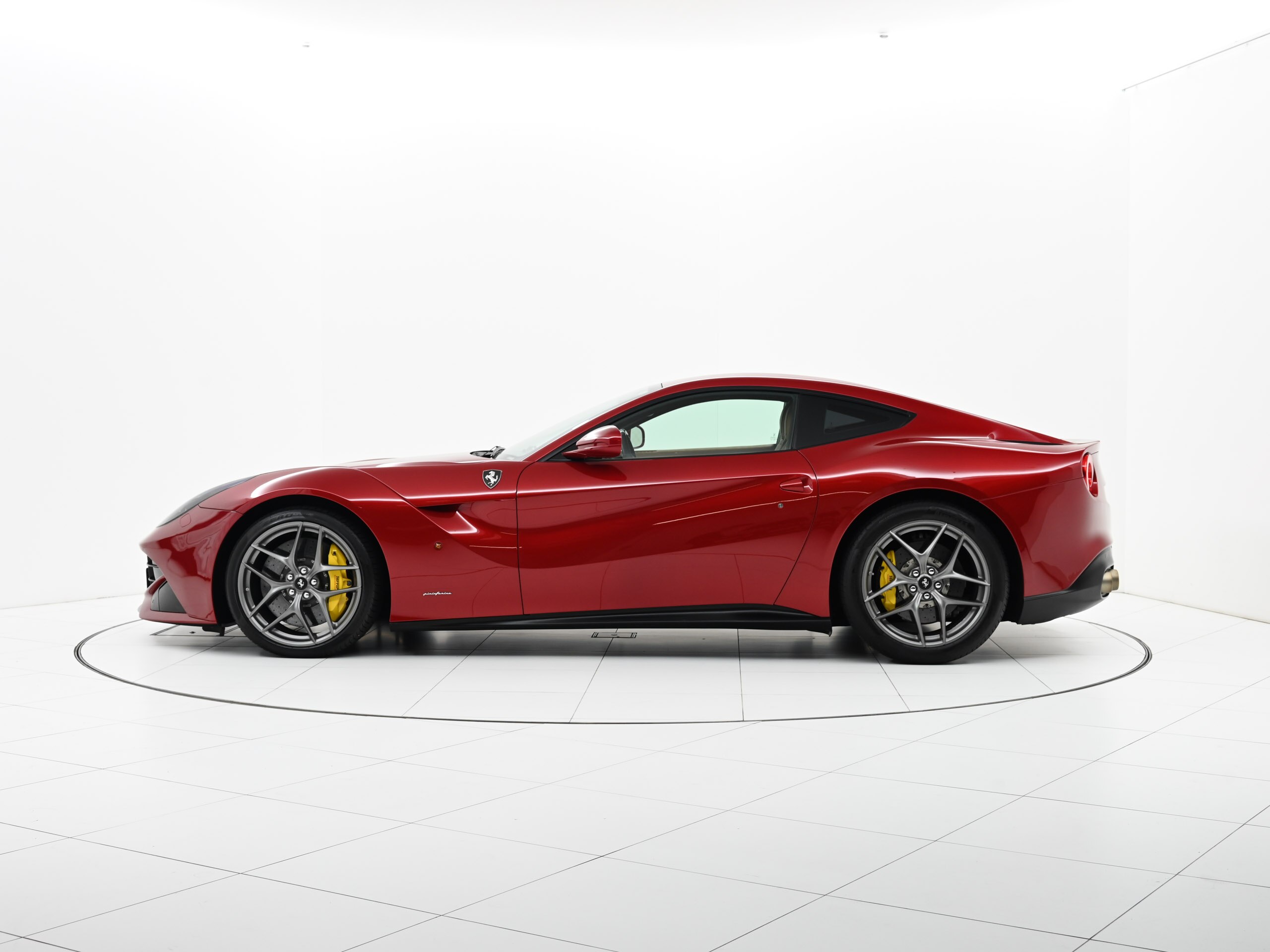 Ferrari F12 Berlinetta (photo: 4)