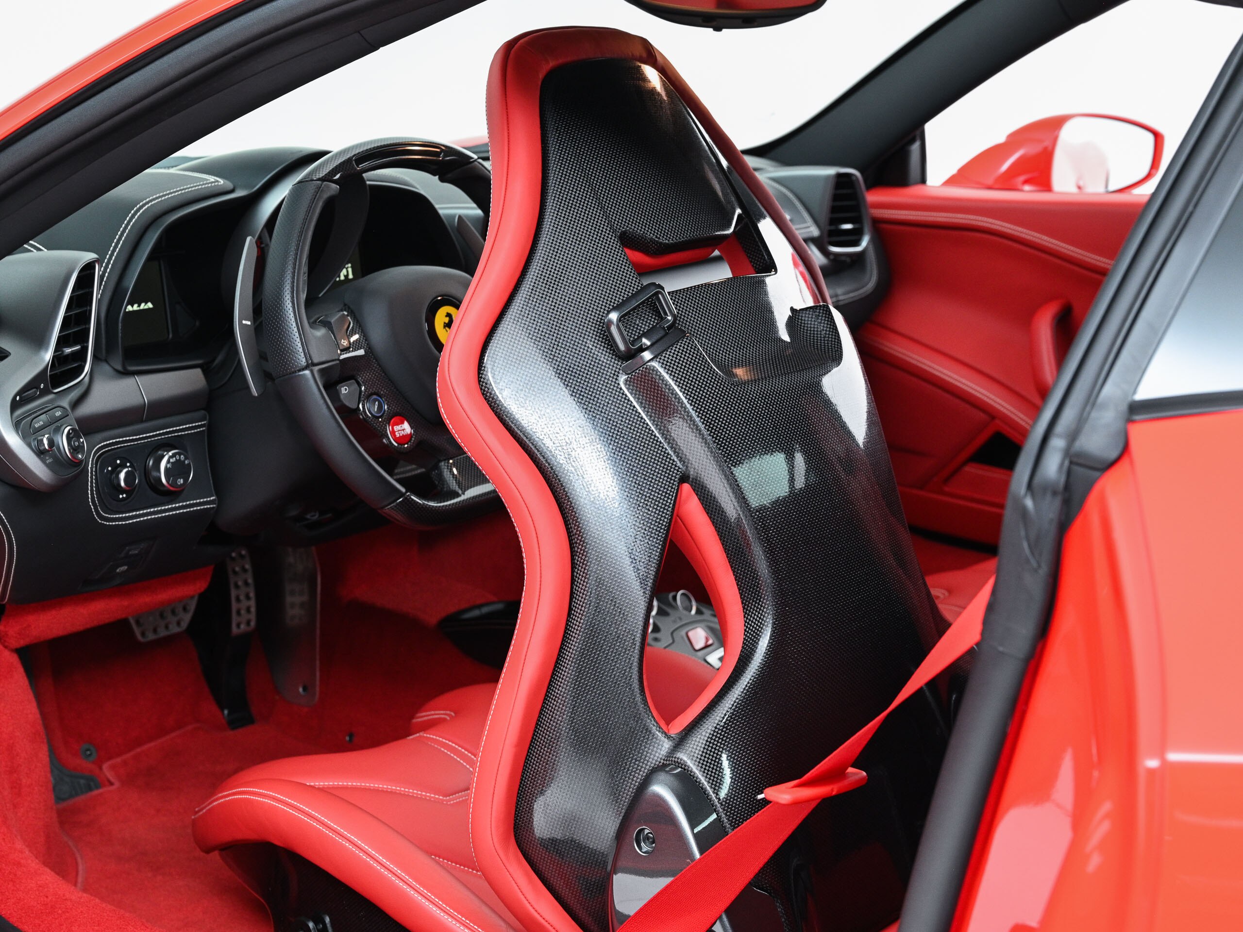 Ferrari 458 Italia F1 DCT (photo: 14)