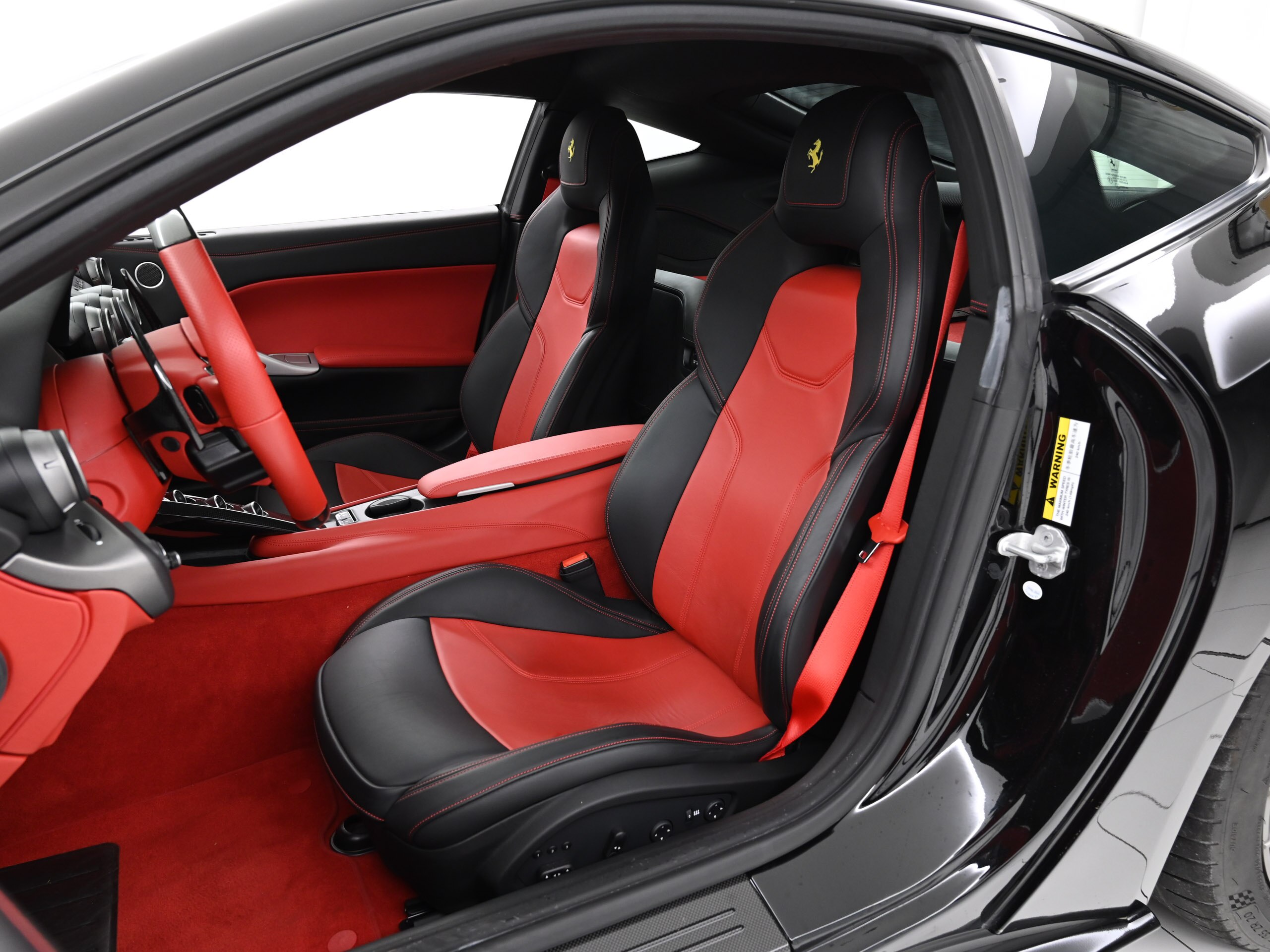 Ferrari F12 Berlinetta (photo: 7)