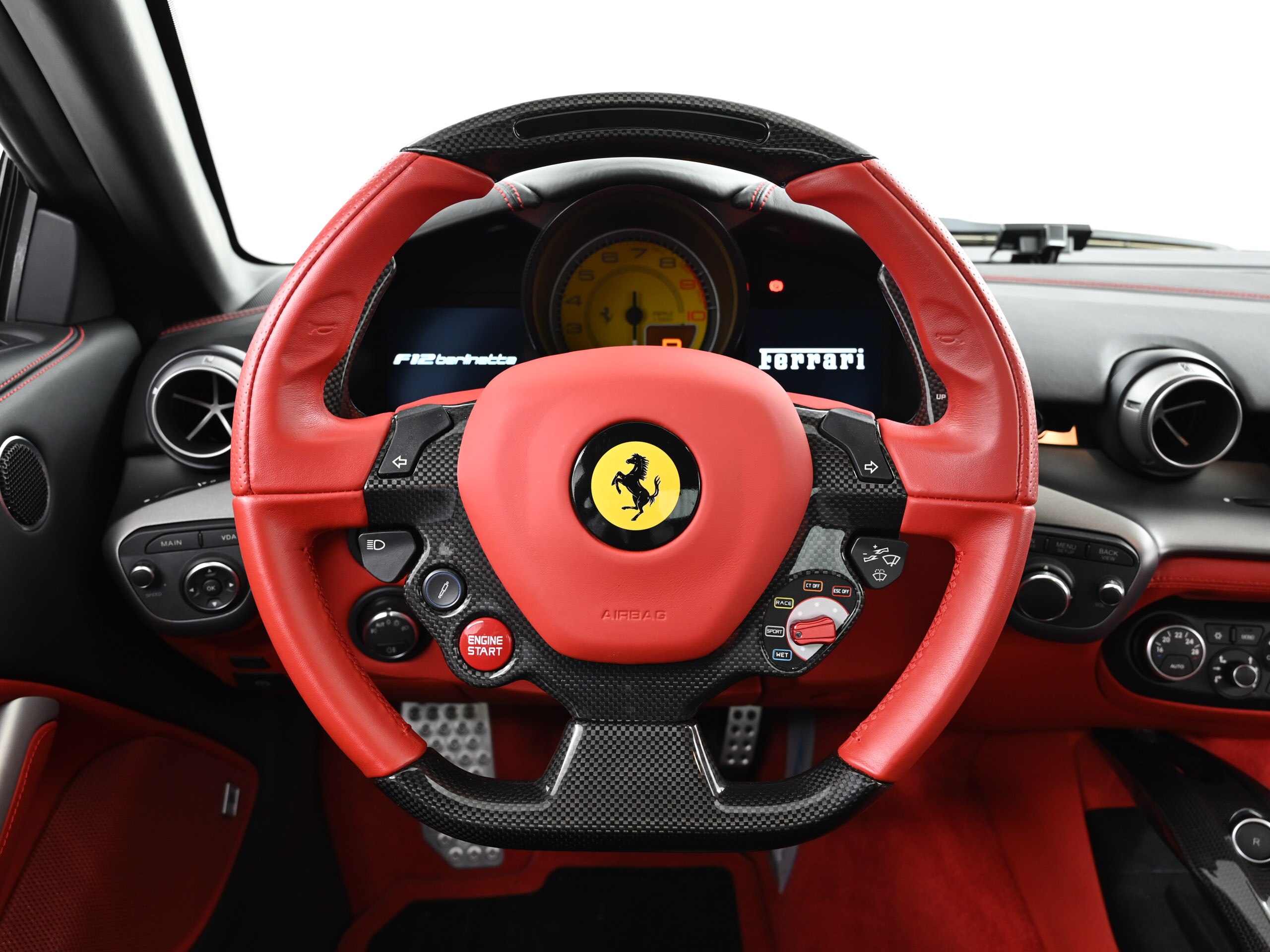 Ferrari F12 Berlinetta (photo: 8)