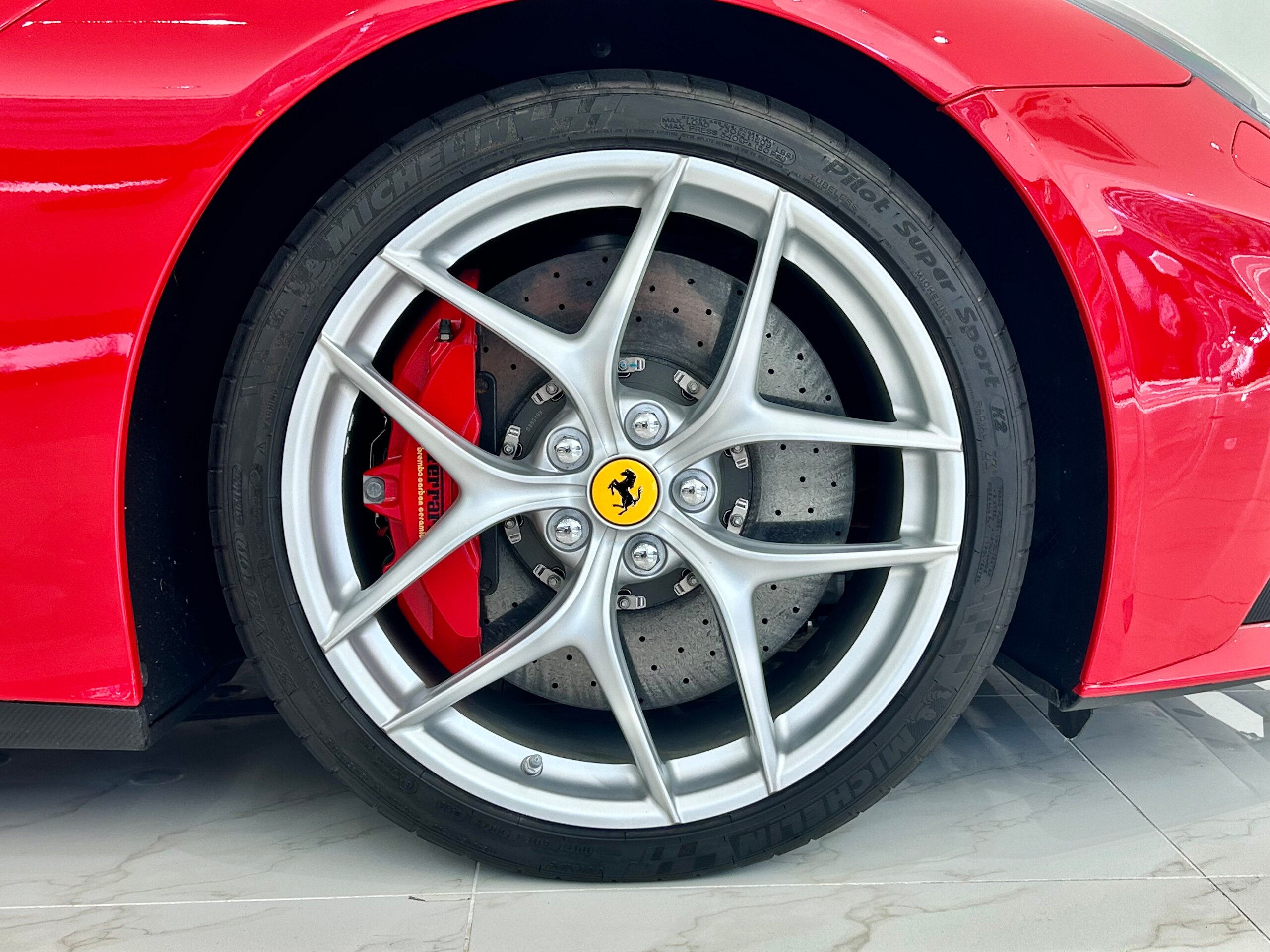 Ferrari F12 Berlinetta (photo: 15)